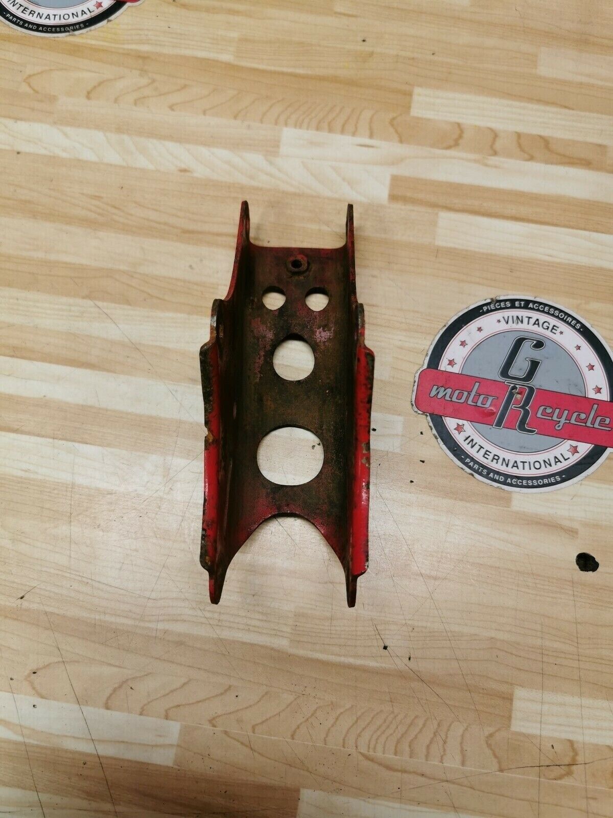 Yamaha TT225 1986 front motor engine mounting mount bracket hanger stay 1987