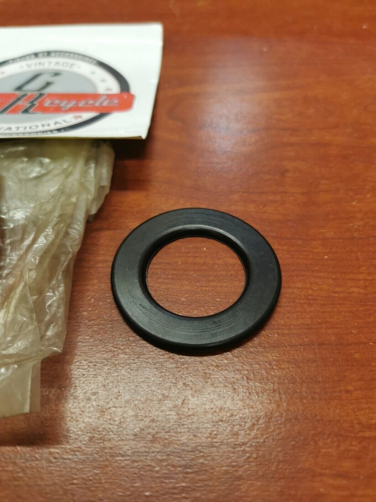 NOS Suzuki TC100 DS80 GT185 TS100 GS400 FUEL TANK CAP GUIDE 85413-70000 S17