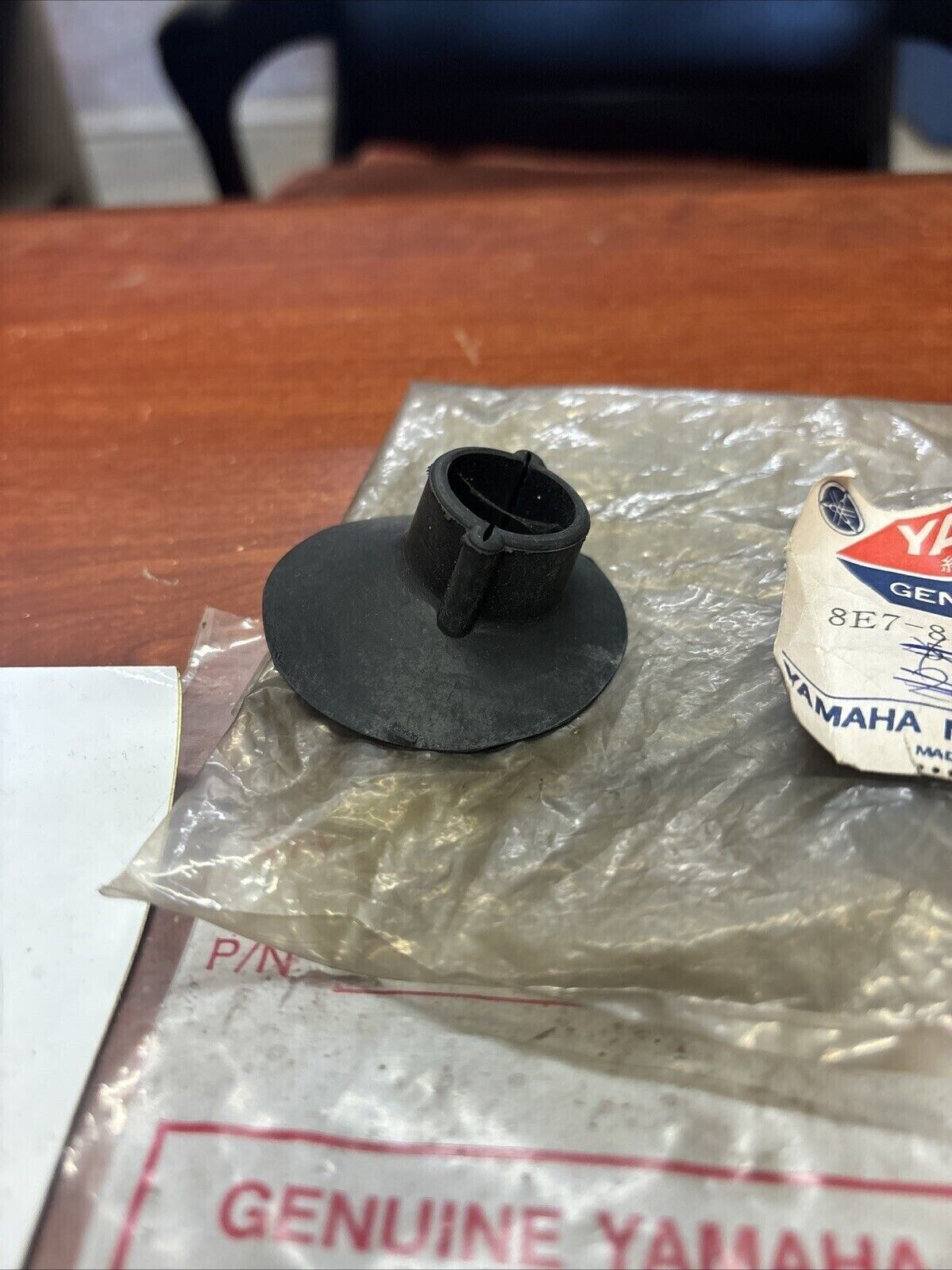 NOS Yamaha EX340 EX440 PLUG CAP SEAL 8E7-82372-00-00 Y182