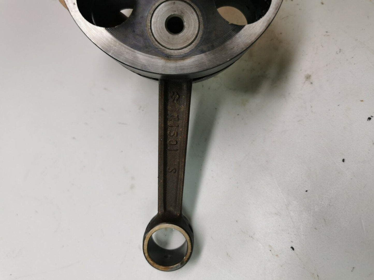 Suzuki RM250 1976 crankshaft crank shaft