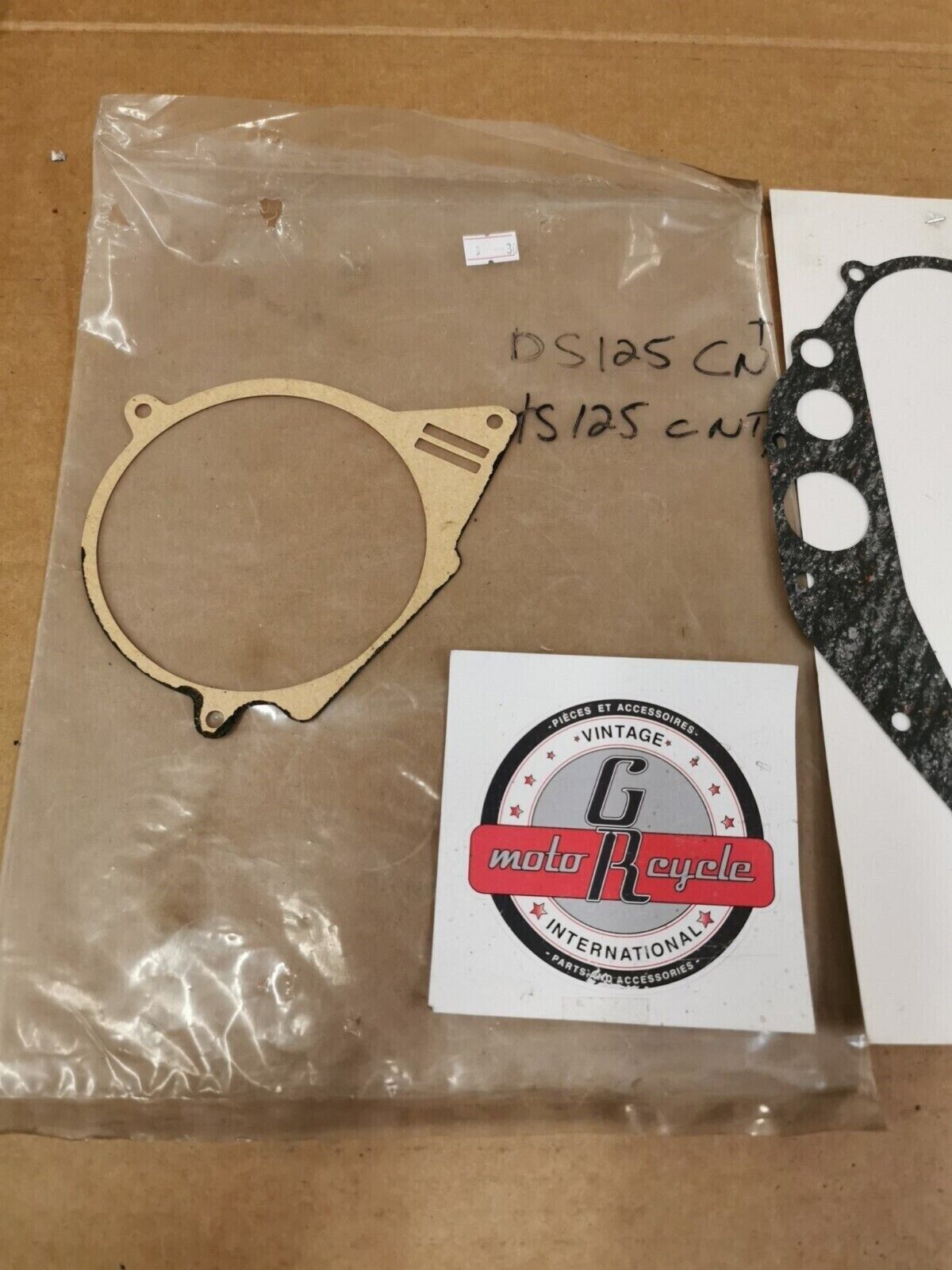 NOS SUZUKI DS125CNT TS125CNTX GASKET KIT INCOMPLETE SET 11400-48811 J49