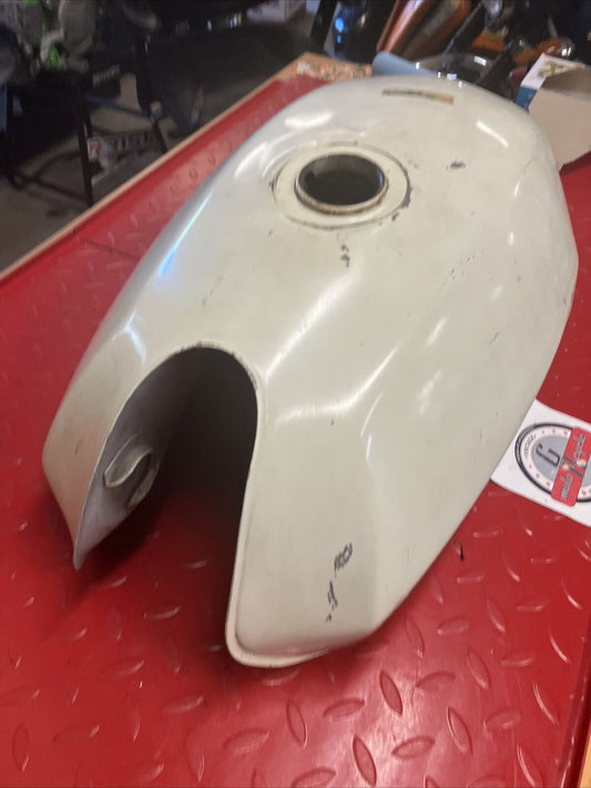 Suzuki GS750ES 1983 Fuel tank gas petrol reservoir