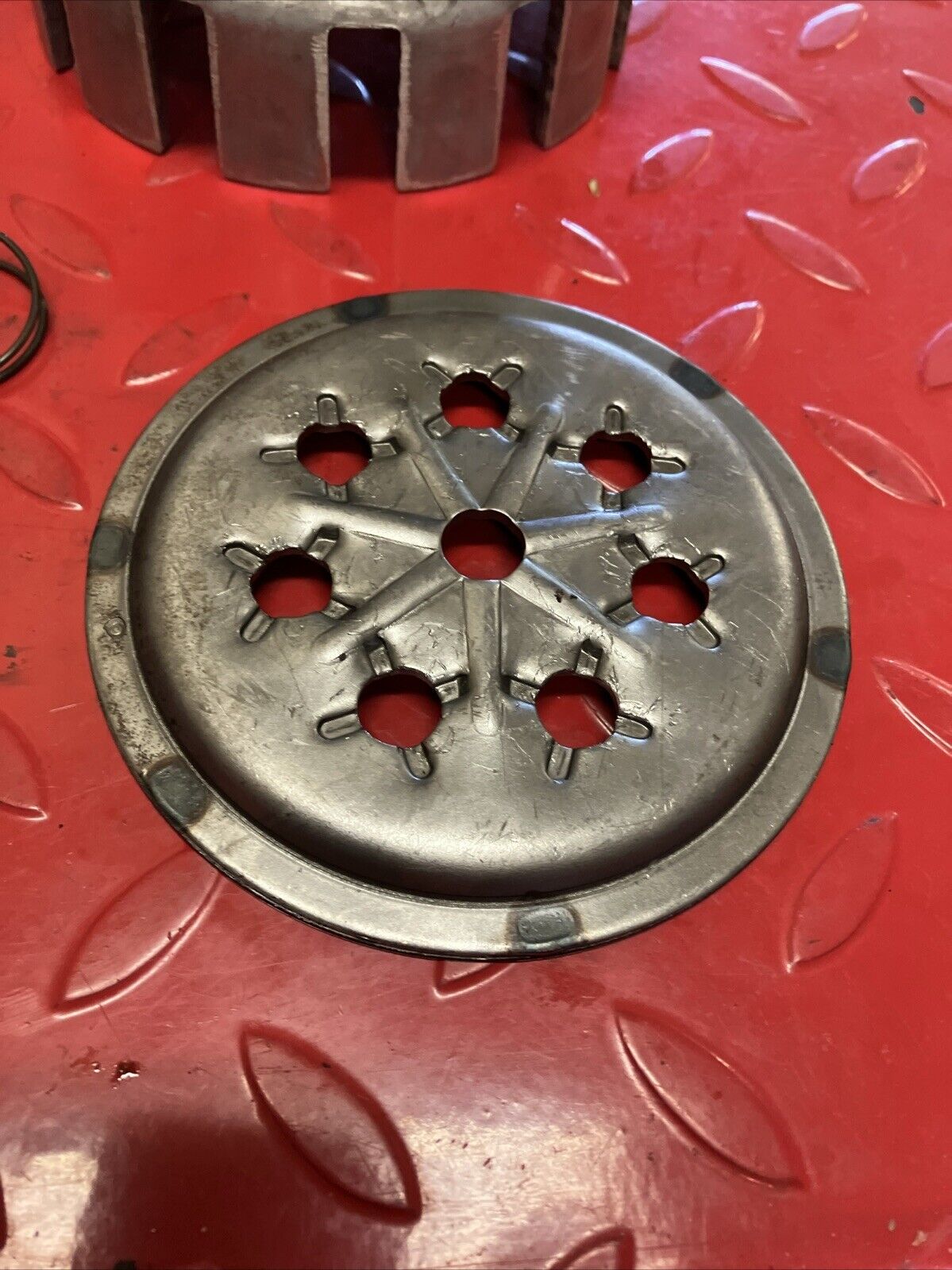 Suzuki TC125 1975 Clutch assembly basket hub pressure plate