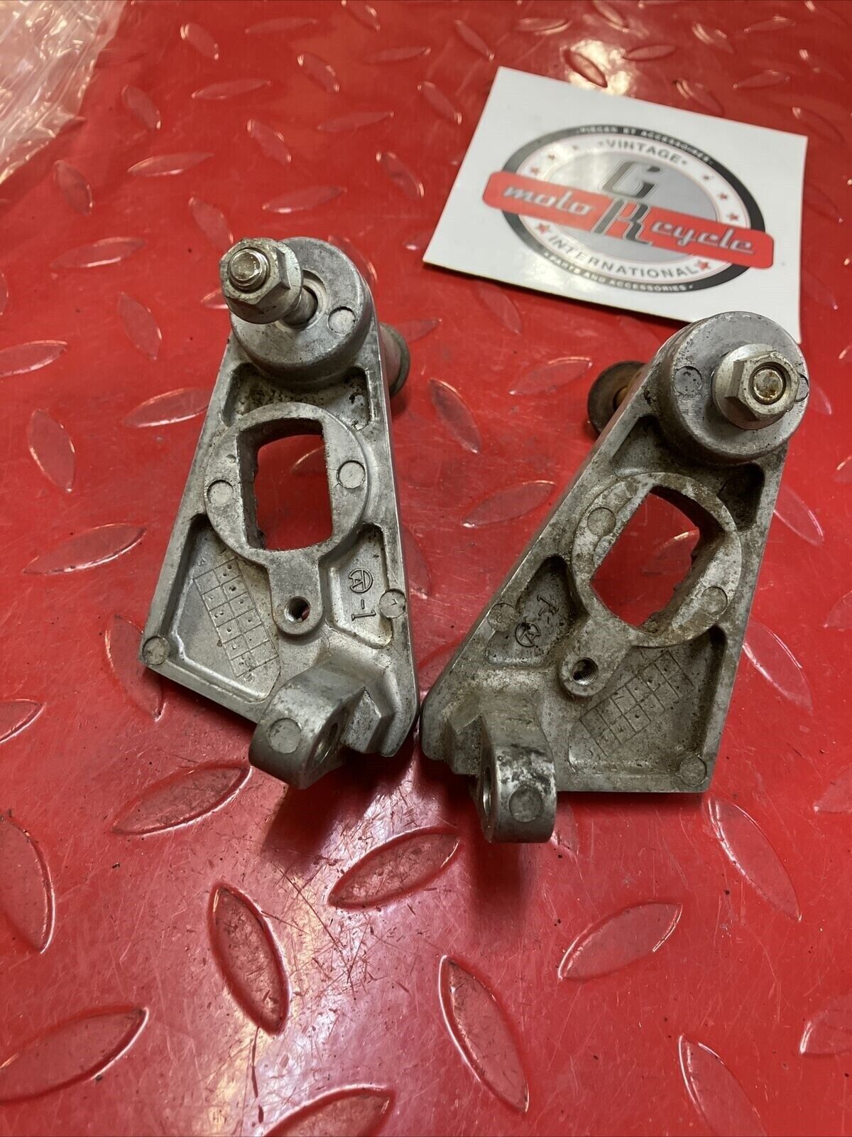Kawasaki VN750 1986 Vulcan 750 headlight head light bracket holder 11043-1941