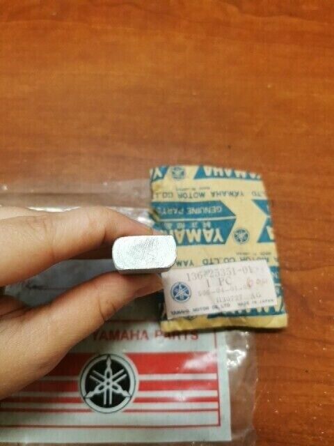 NOS Yamaha CS3 RD200 YA6 YCS1 CAMSHAFT 136-25351-01-00 SUB 214-25151-00-00 Y167