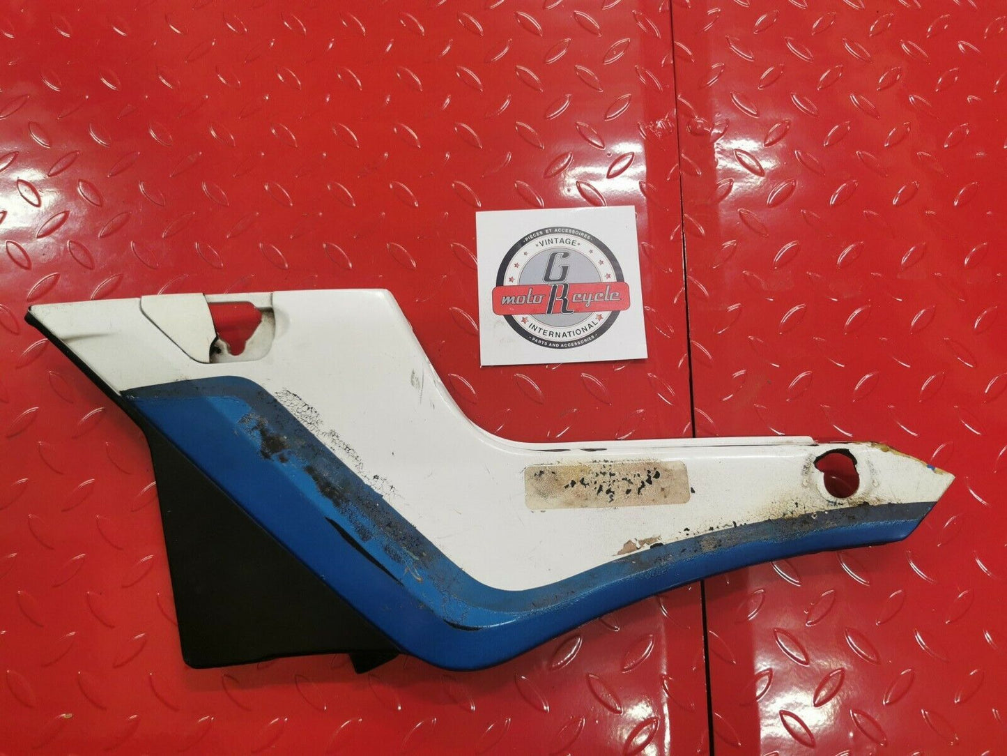 Suzuki GS550ES 1983 left side cover panel fairing