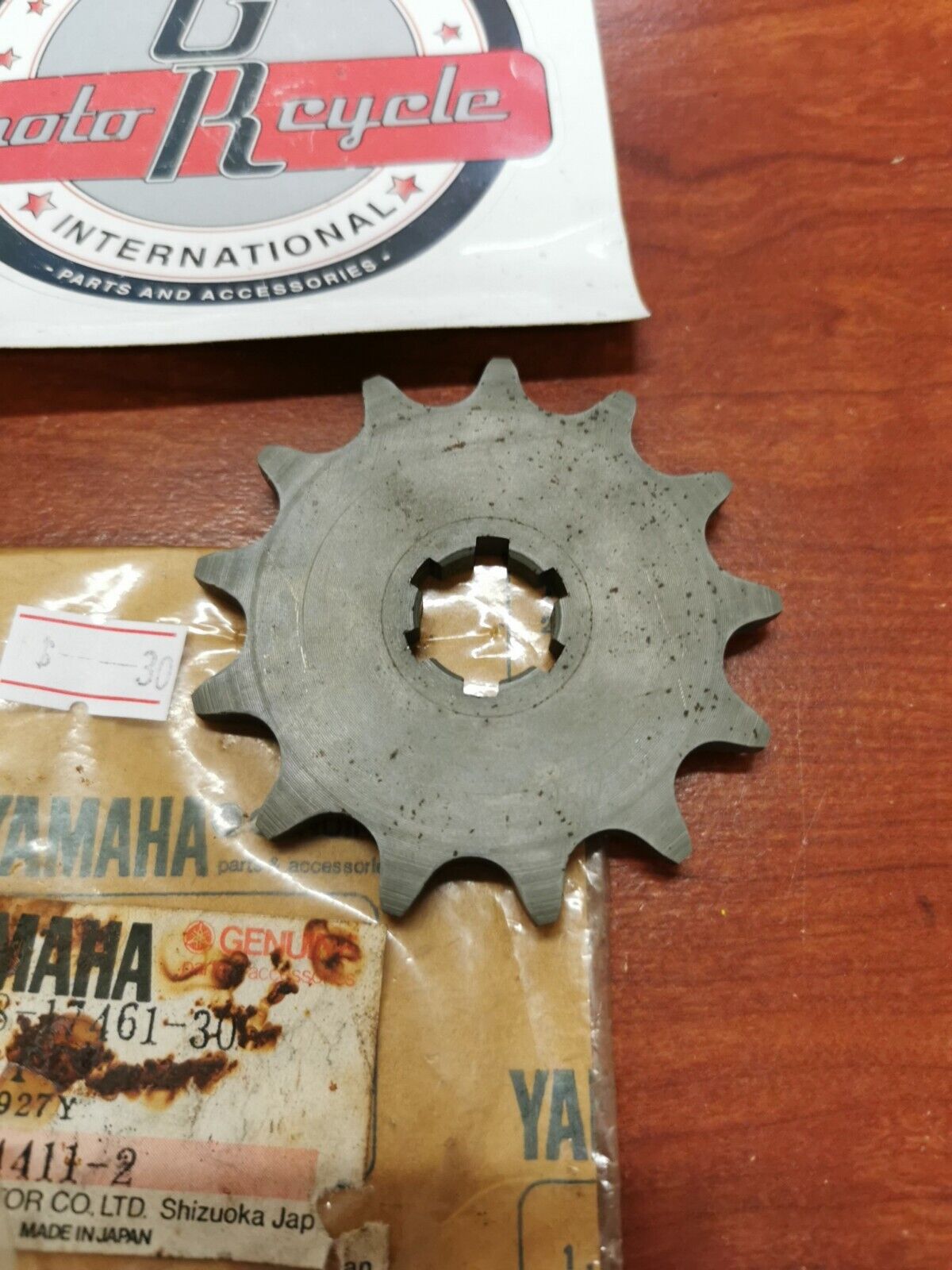NOS Yamaha DRIVE SPROCKET 13T 1G8-17461-30-00 SUB. 93832-13027-00 Y89