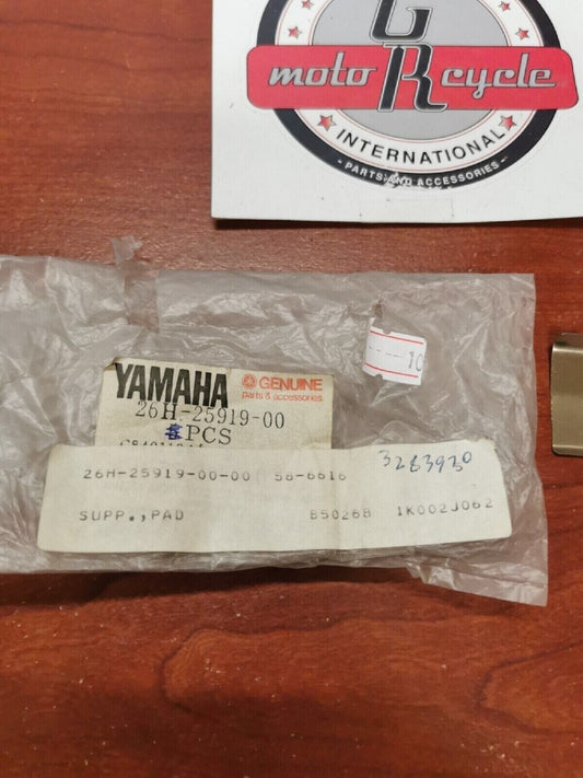 NOS Yamaha PAD SUPPORT 26H-25919-00-00 Y68