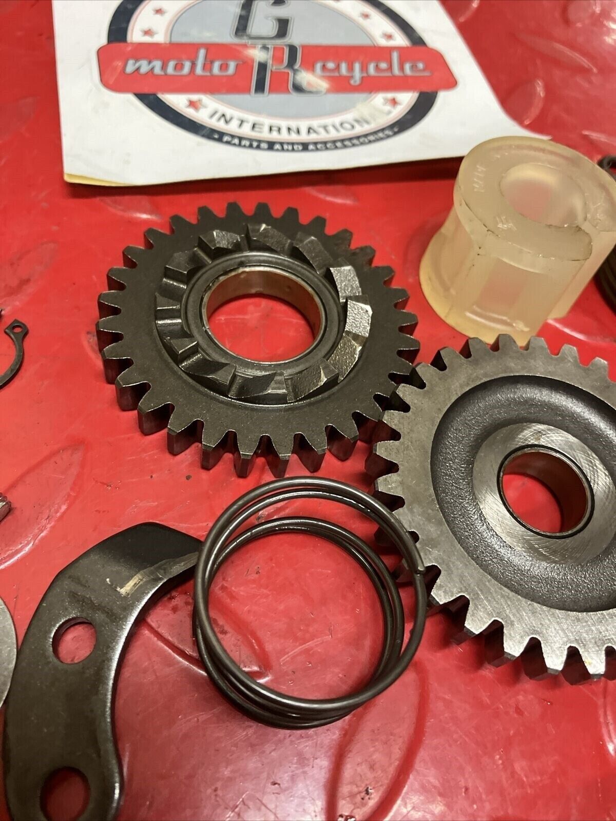 Suzuki DS100 1980 kickstarter kick starter spindle shaft gear assy