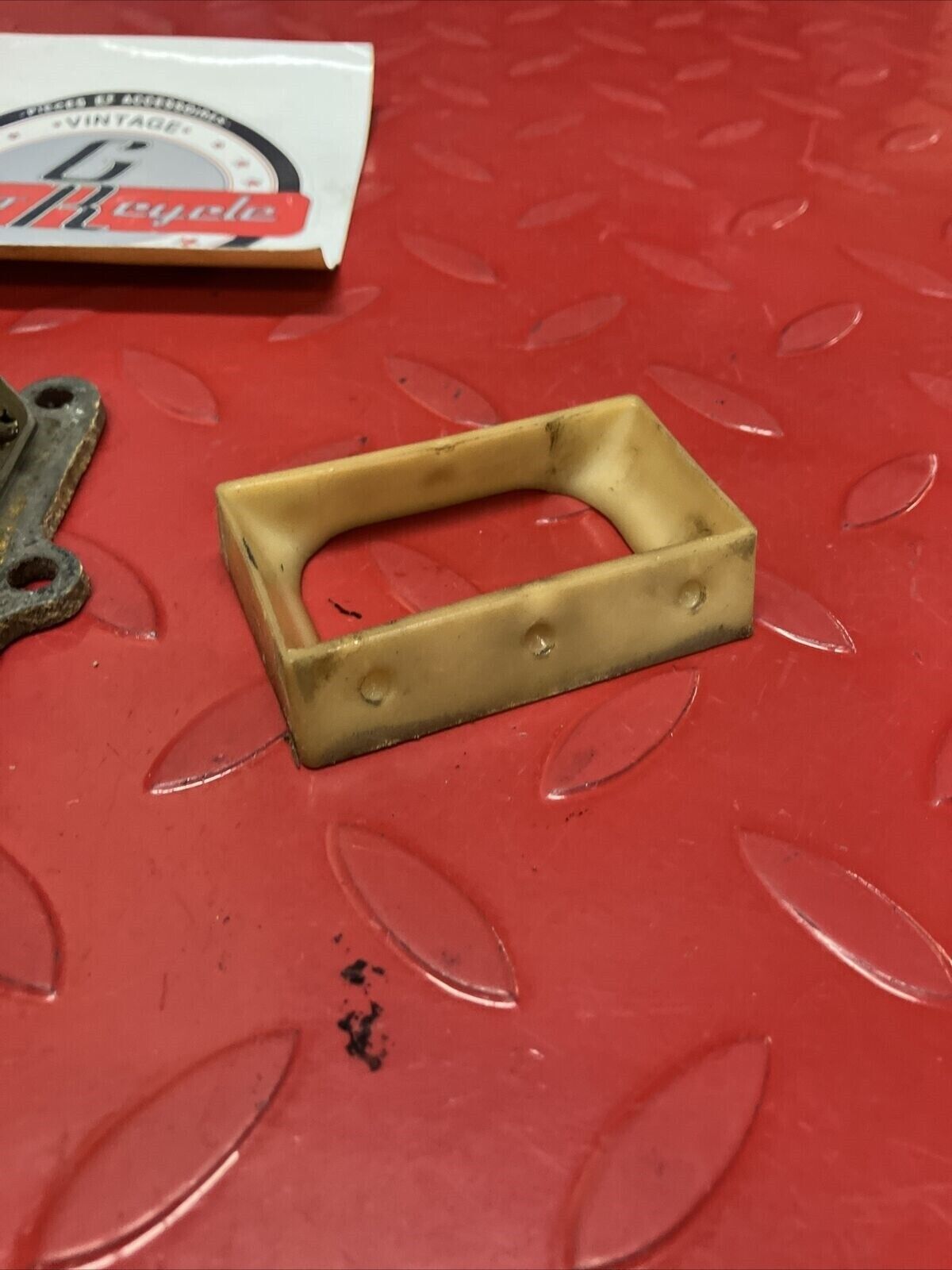 Honda CR250R 1984 Reed valve block cage 1985