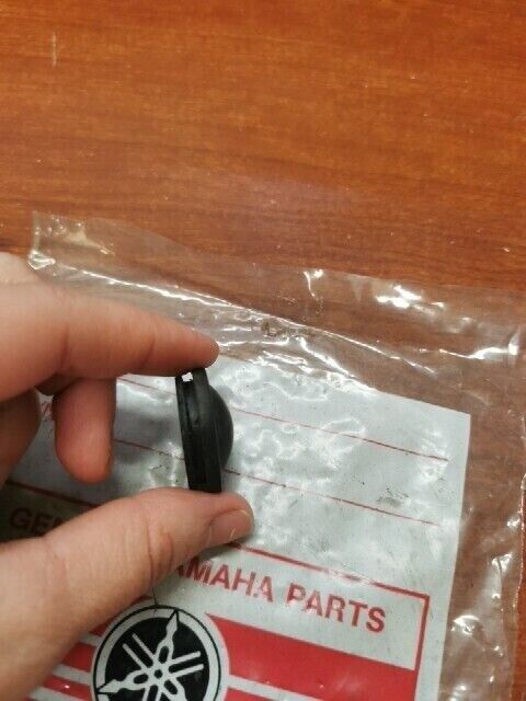 NOS Yamaha FS1 CAP COVER 257-15417-00-00 SUB 257-15417-01-00 Y154