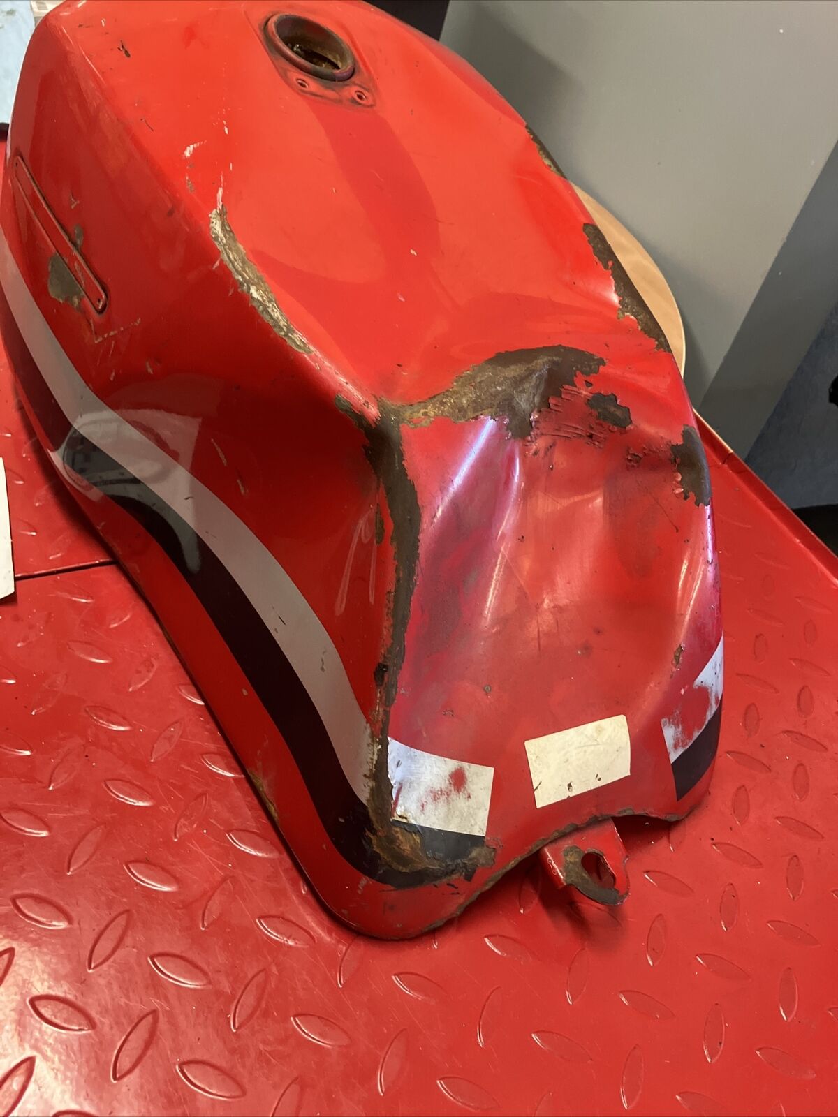 Kawasaki GPZ750 1982 GPZ 750 Fuel tank gas petrol reservoir