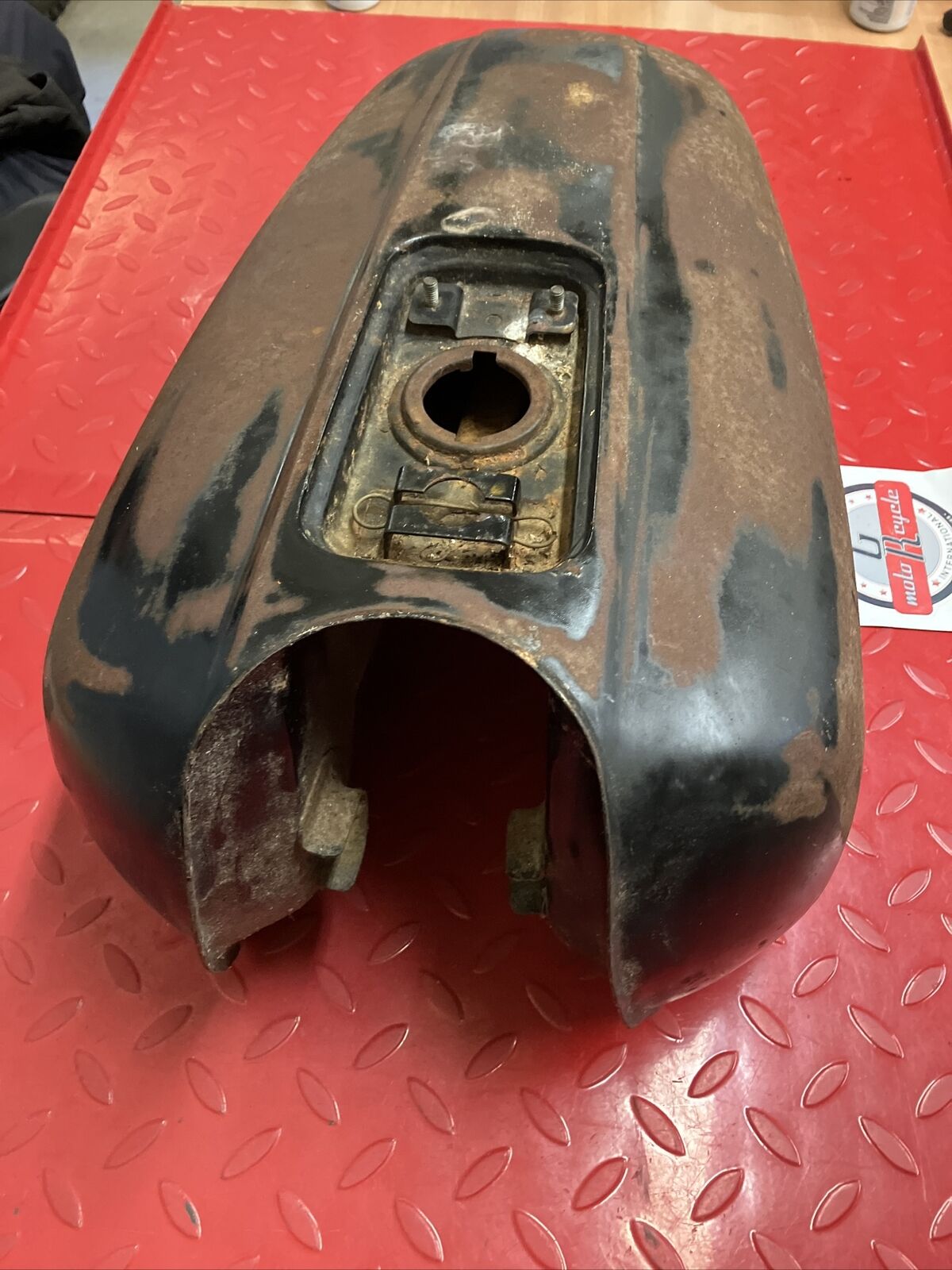 Honda CB750F 1975 1976 1977 1978 fuel tank gas petrol reservoir 2