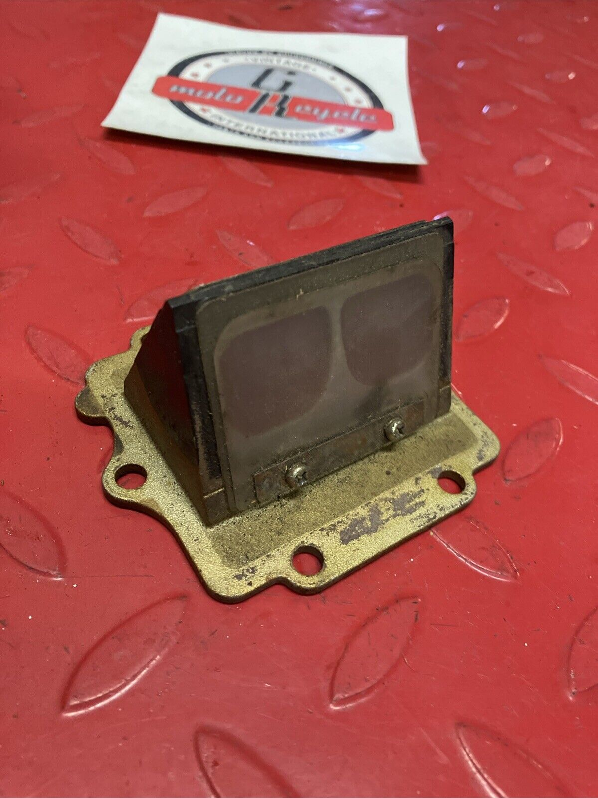 Kawasaki KX125 1999 2000 2001 2002 Reed valve cage block U7