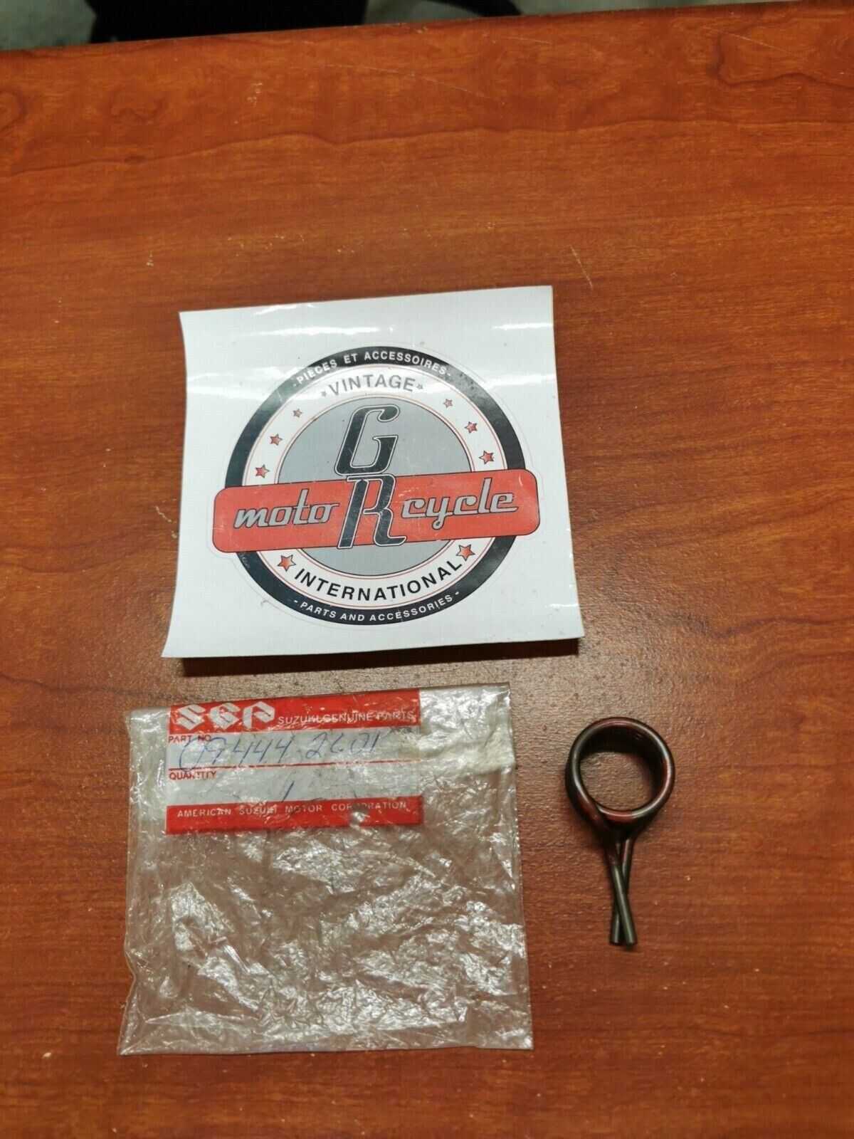 NOS Suzuki GP100 GS1000 RM125 GS650 GS1150 GSX750 GSF600 SPRING 09444-26017 S20