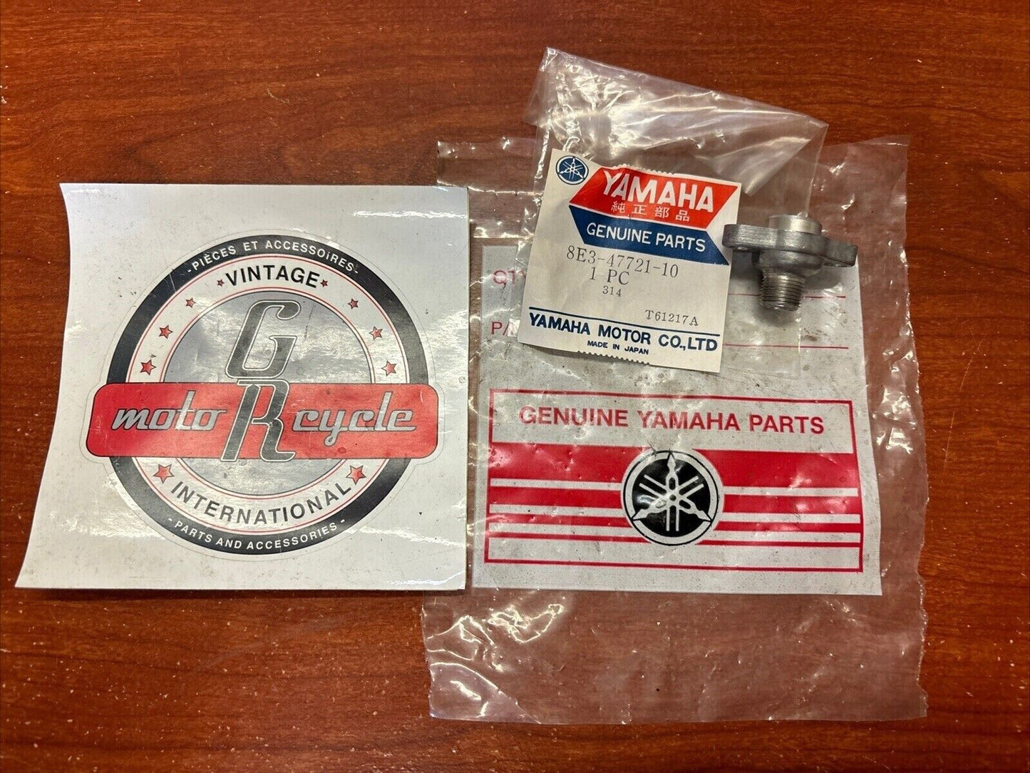 NOS Yamaha EC340 ET250 ET340 EX440 METER HOUSING COVER 8E3-47721-10-00 Y185