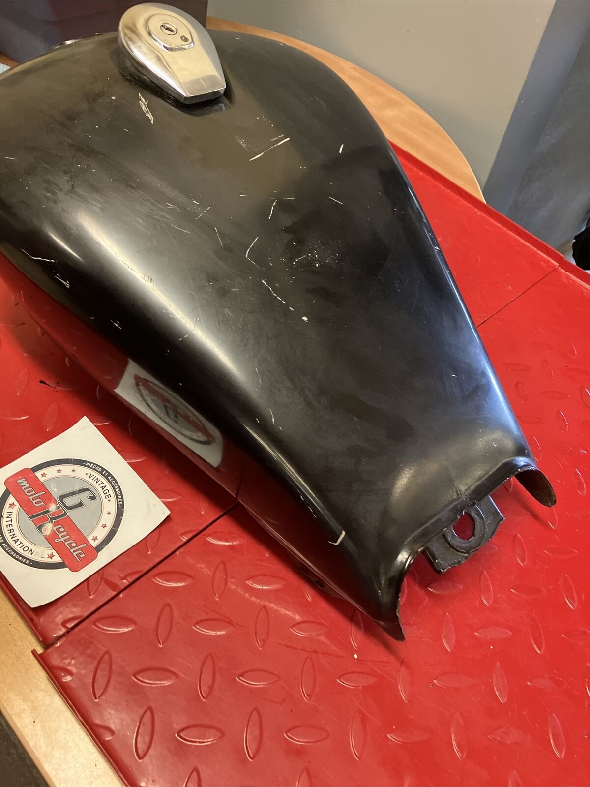 Honda CB550SC 1983 nighthawk 550 Fuel tank gas petrol reservoir
