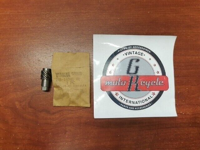 NOS Yamaha AT1 DT50 DT80 PUSH SCREW 241-16341-01-00 SUB 241-16341-00-00 Y135