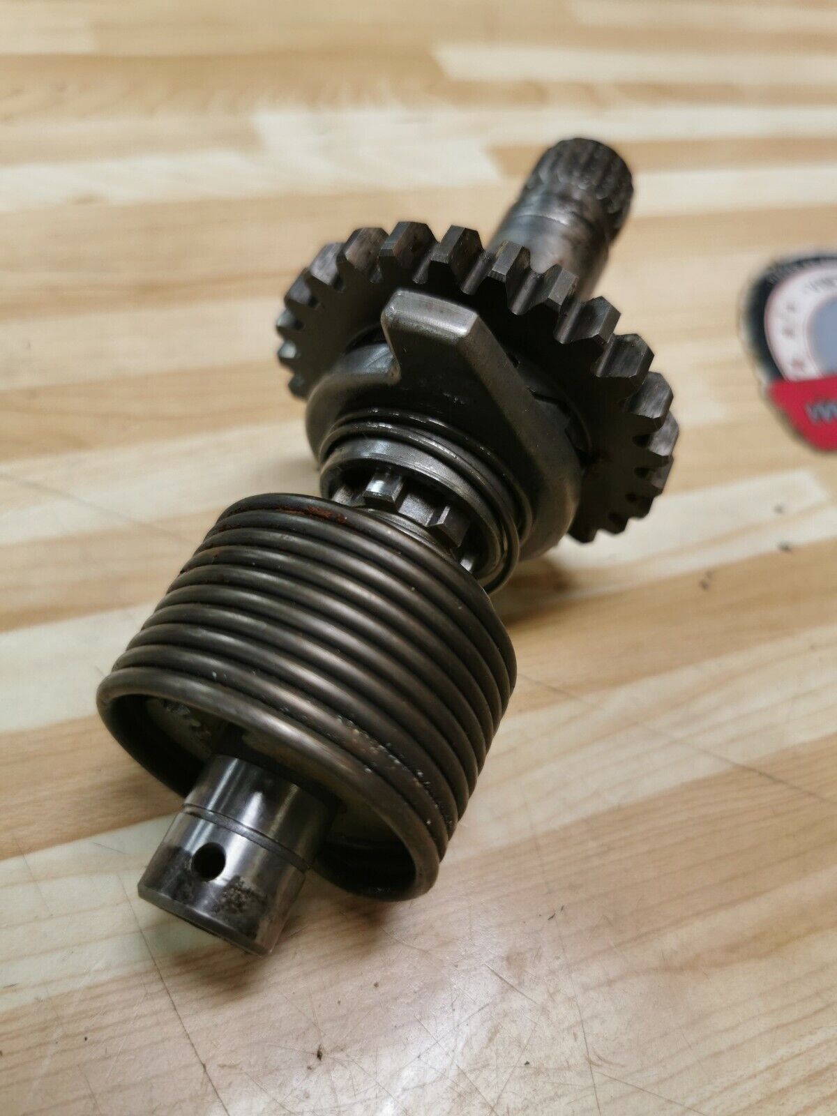 Suzuki RM125 1983 kickstarter kick starter spindle gear shaft spring 26211-40201
