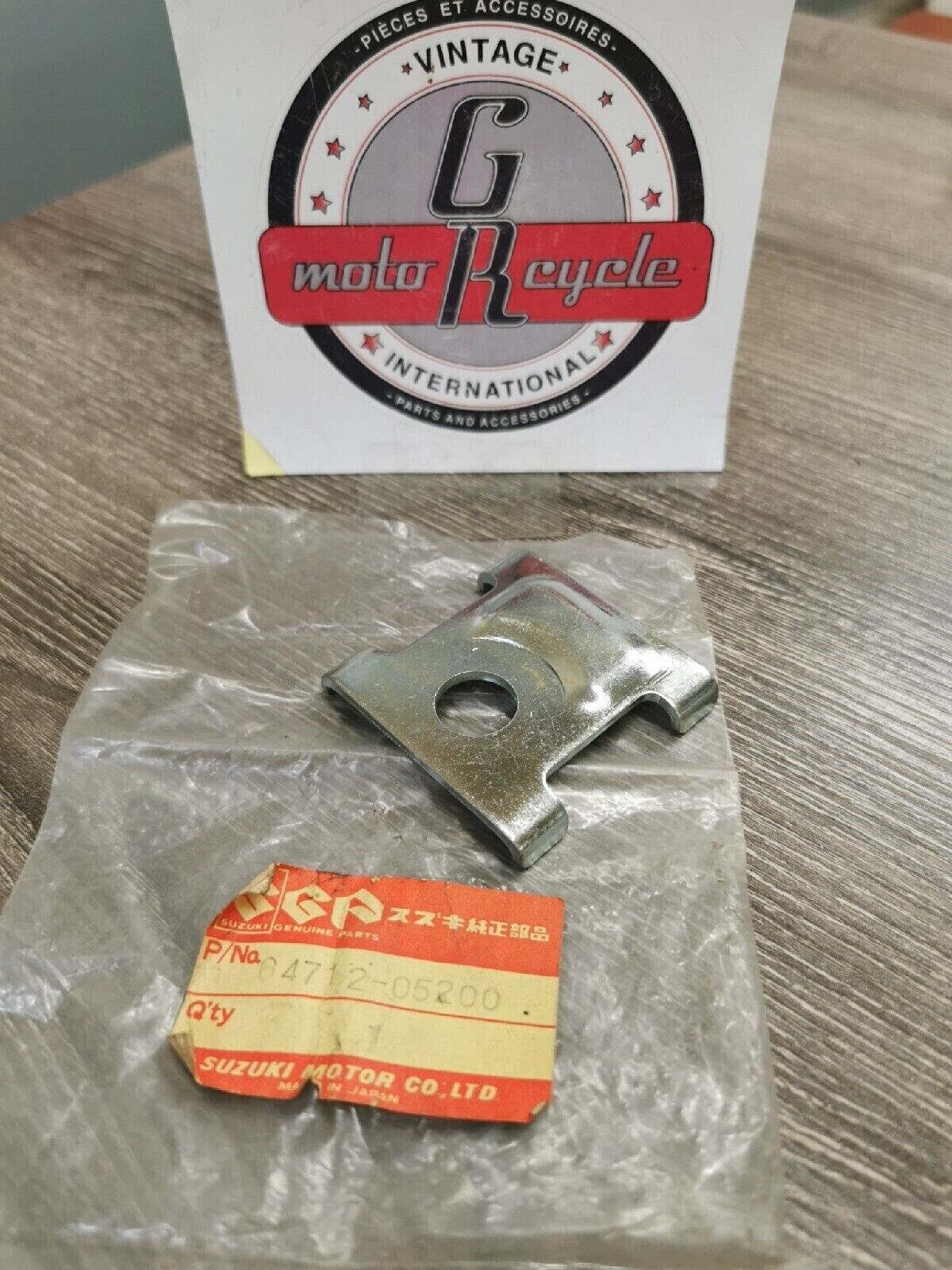 NOS SUZUKI SP125 DR125 1982 - 1984 GUIPE WASHER 64712-05200 S11