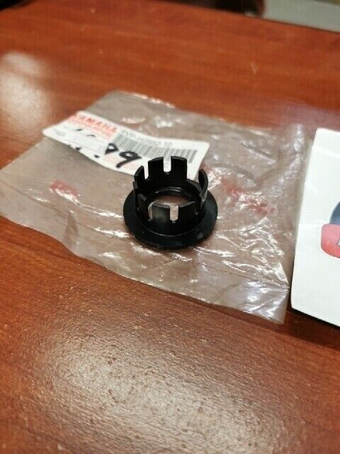 NEW NOS Yamaha YW50 SWITCH CAP 4VP-H2552-10-00 Y102
