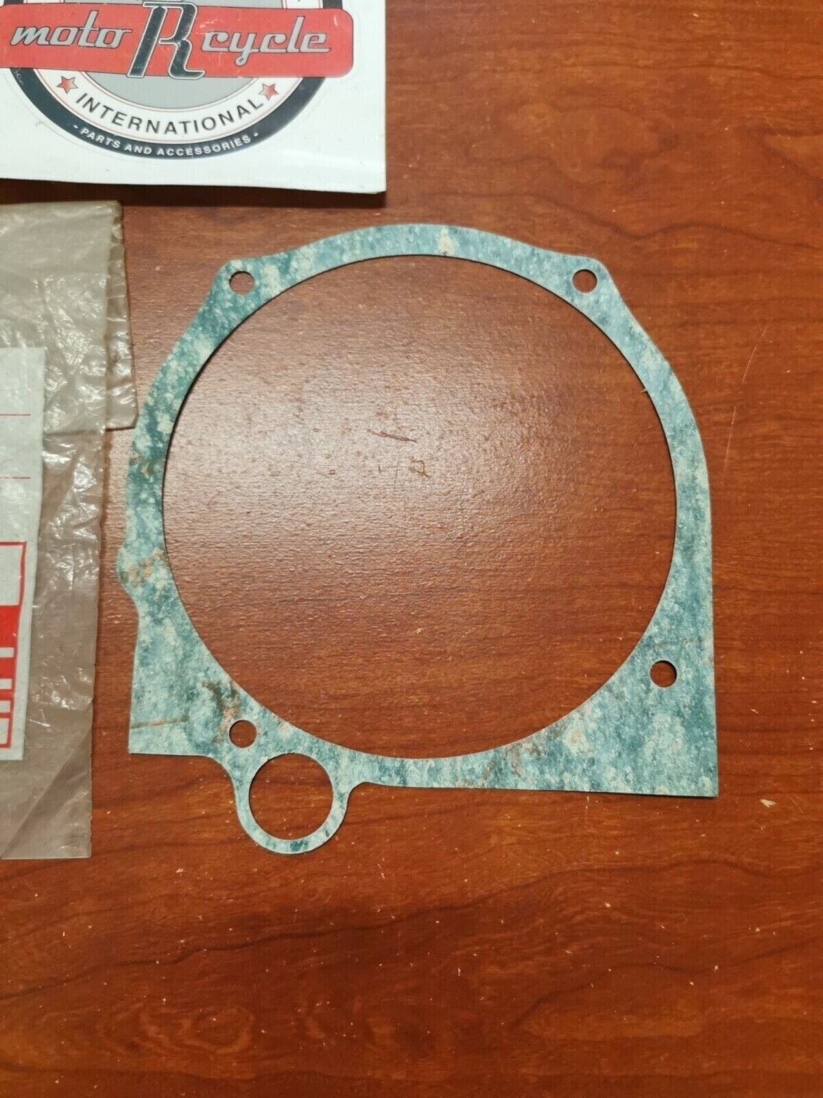 NOS Yamaha CRANKCASE COVER GASKET 1G8-15455-00-00 SUB. 1G8-15455-01-00 Y94