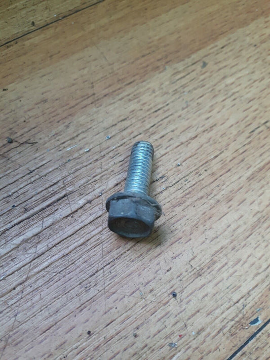 Honda XR100R 1986 screw bolt flange 6x18 6 x 18 mm 95701-06018-00