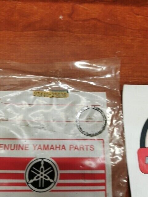 NOS Yamaha CIRCLIP 93440-25008-00 SUB 93440-25019-00 93440-25084-00 Y129