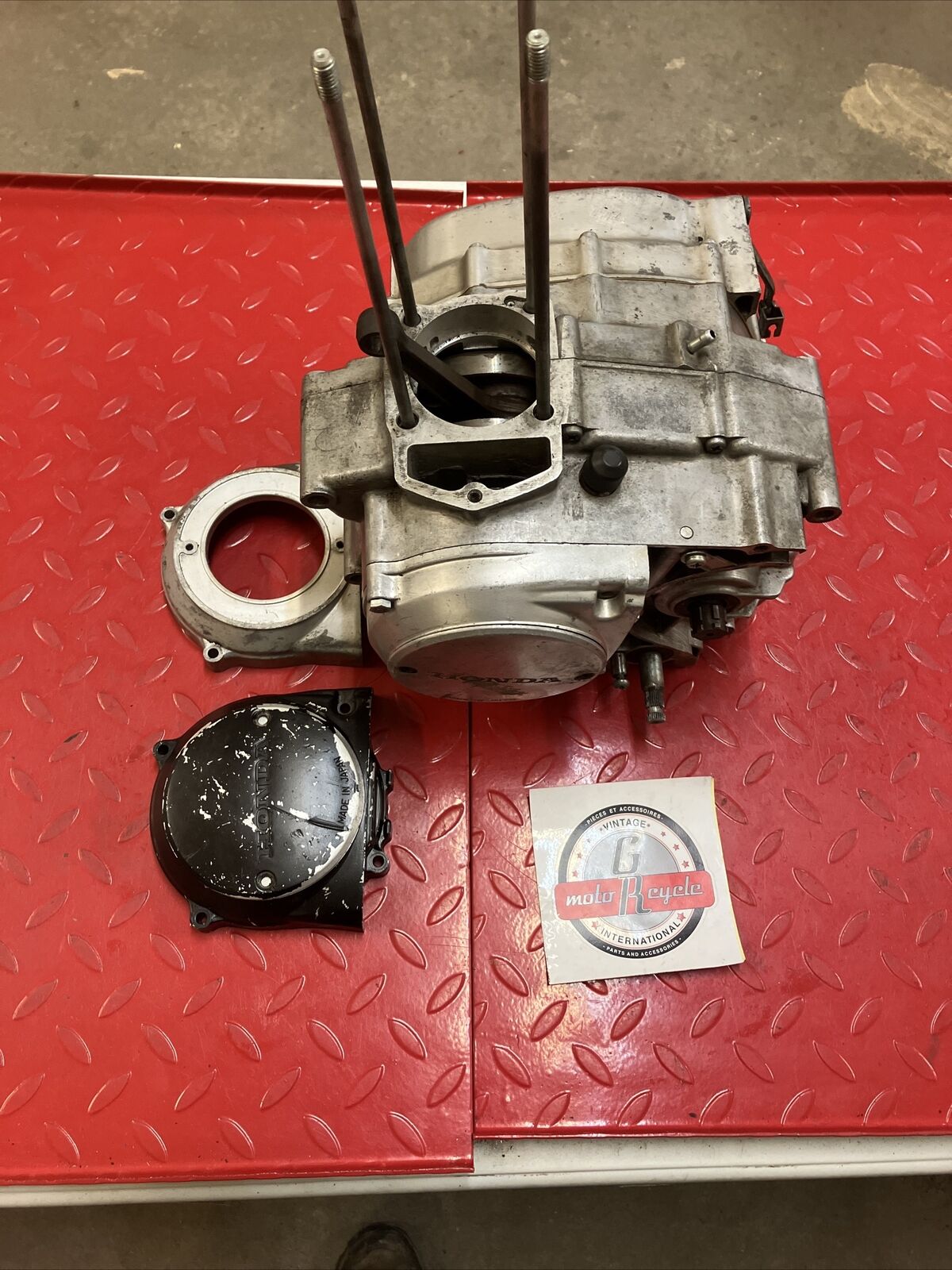 Honda CL100 engine mottor bottom end crankcase crankshaft transmission