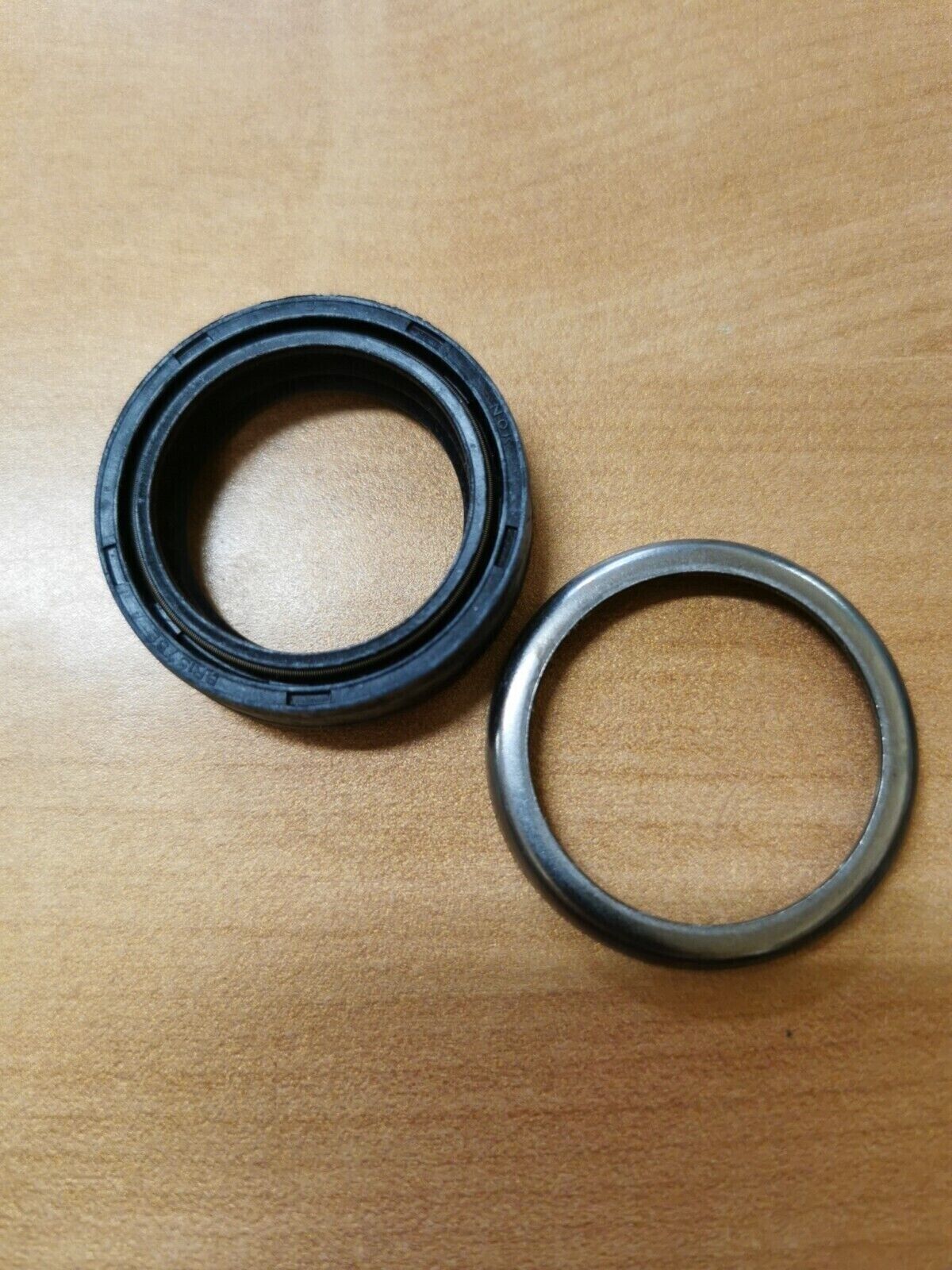 NOS YAMAHA RD250 RD350 FORK SEAL 4L0-W2312-00-00 Y44