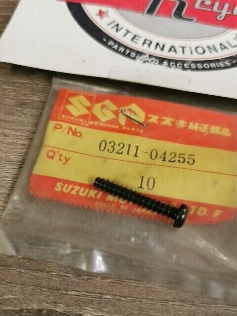NOS SUZUKI RM60 TS75 GT500 TC100 GS400X GT500 TM75 SCREW 03211-04255 S47