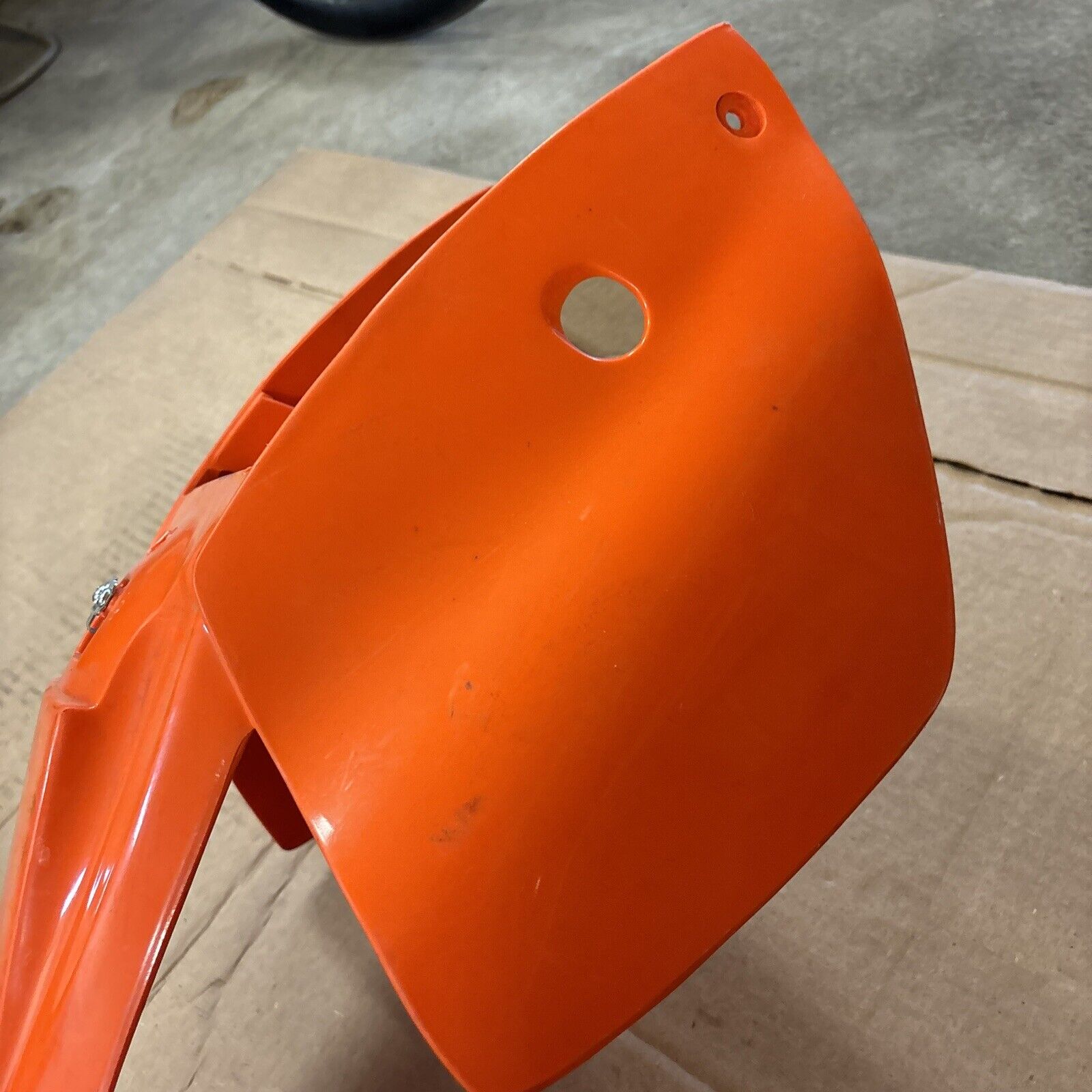 NOS UF0 PLAST KTM REAR FENDER ORANGE WITH SIDE PANELS KT03073-127