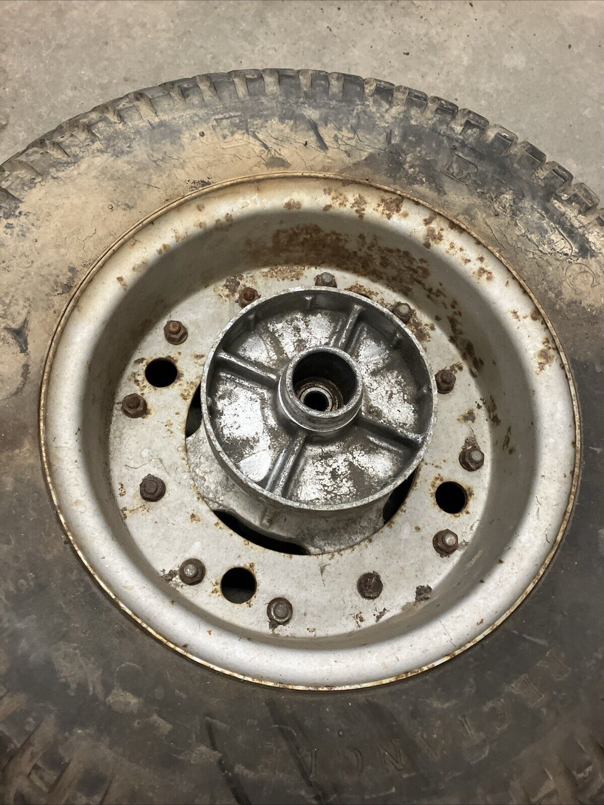 Suzuki RV90 1975 Rear wheel rim tire hub bridgestone rectangle