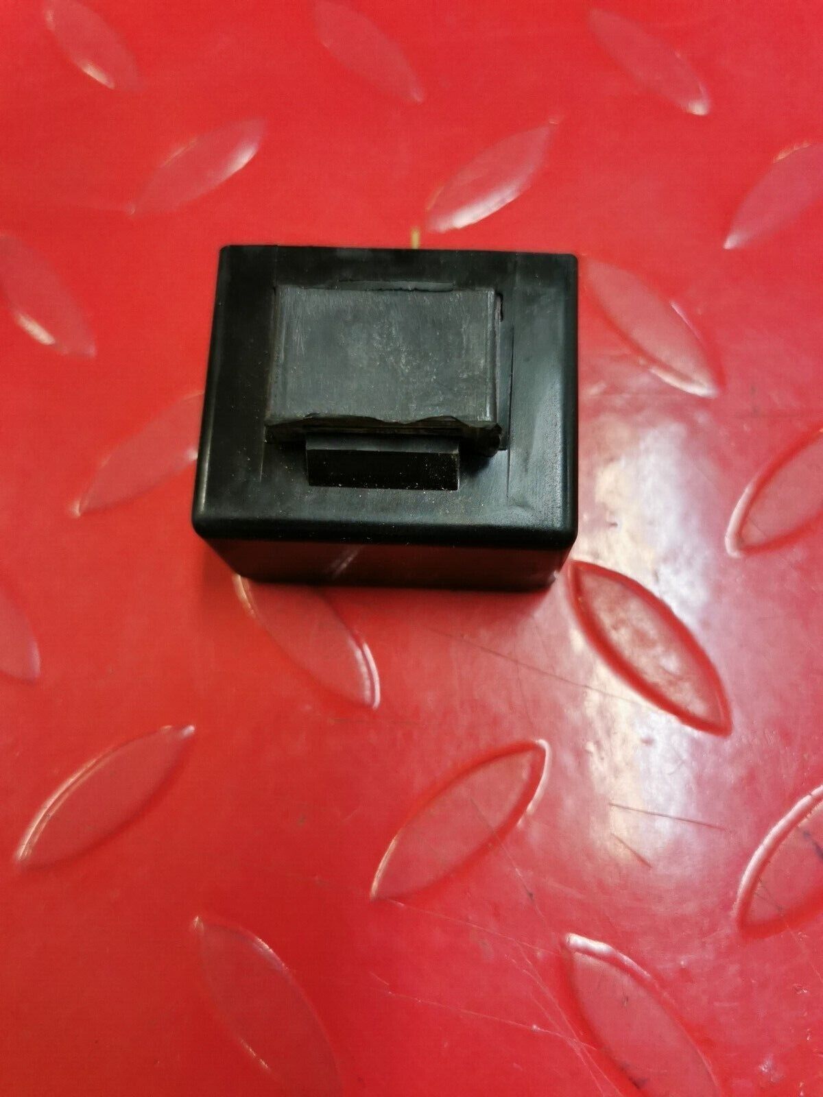 NOS Suzuki CS50 CS80 CS125 DR125 RELAY TURN SIGNAL 38610-45031 S1