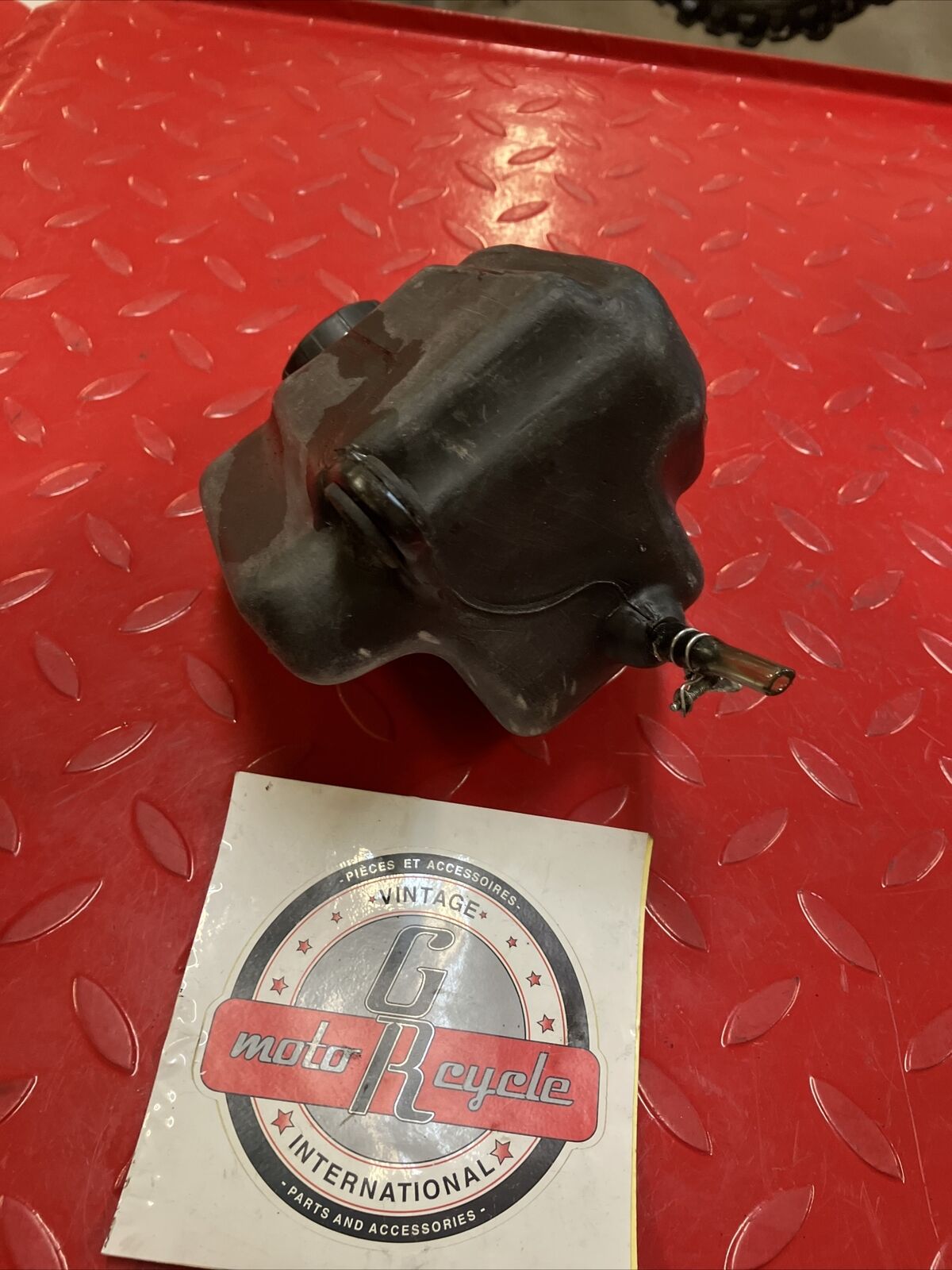 Suzuki RV90 1976 oil tank reservoir