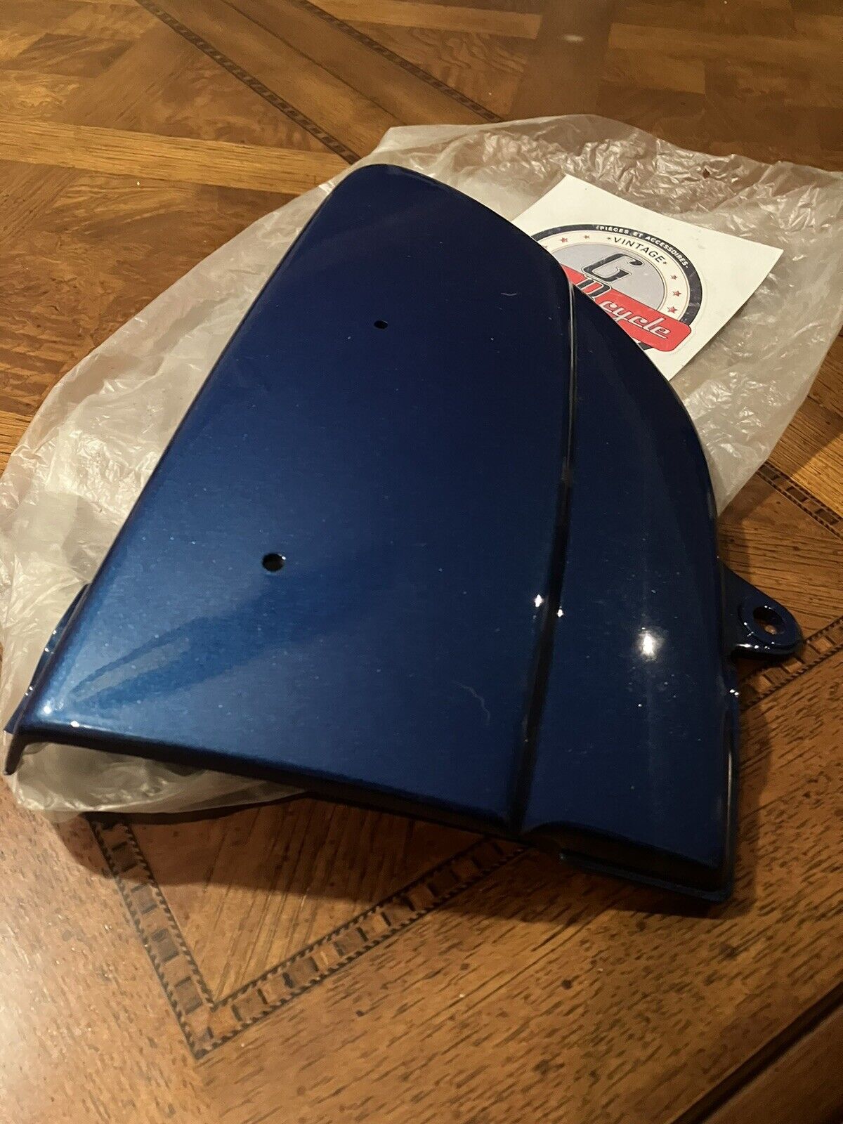 NOS Suzuki GT380 GT550 1973 - 1977 LEFT SIDE COVER PANEL 47211-34100-03F S34