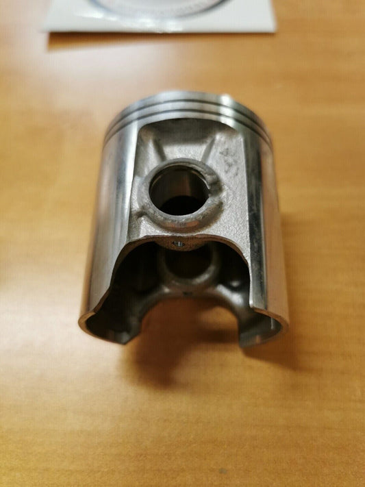 NOS SUZUKI RM125 1981  1982  PISTON   12110-14111-025   S8