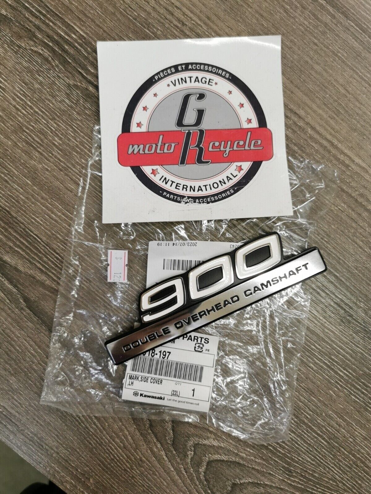 NOS KAWASAKI Z1 900 1973 1974 Side Cover Emblem 56018-197 K28