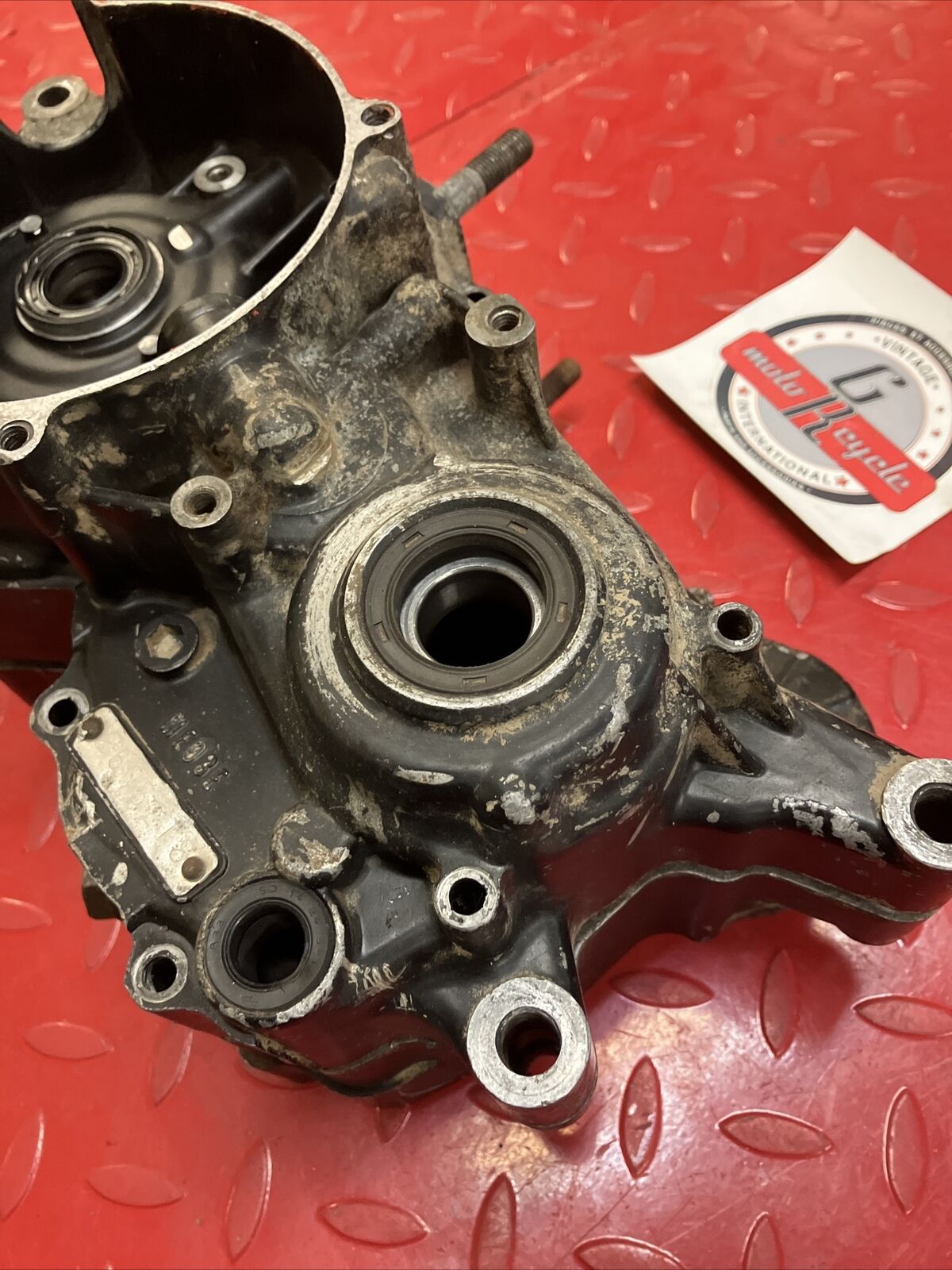 Honda CR250R 1984 left right crankcase set 111A0-KA4-741 2