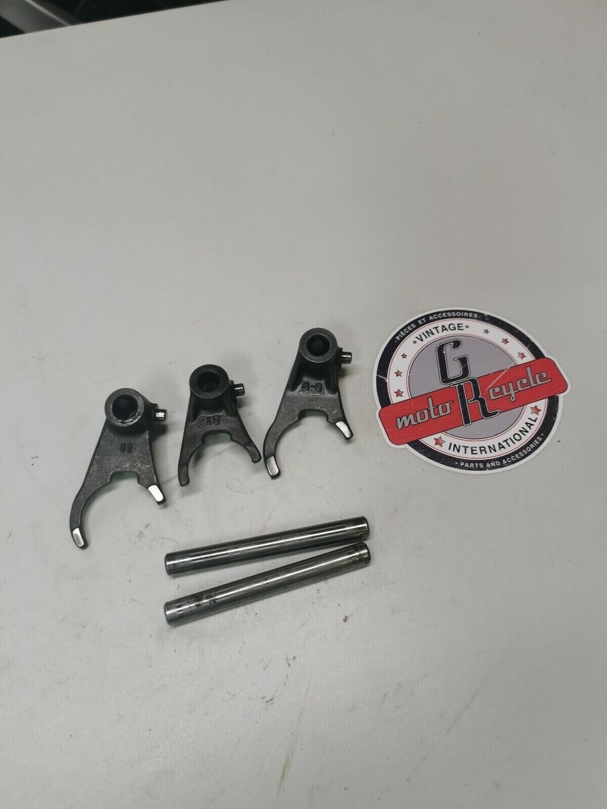 Kawasaki KX125 1980 transmission gearshift gear shift forks 13140-1034