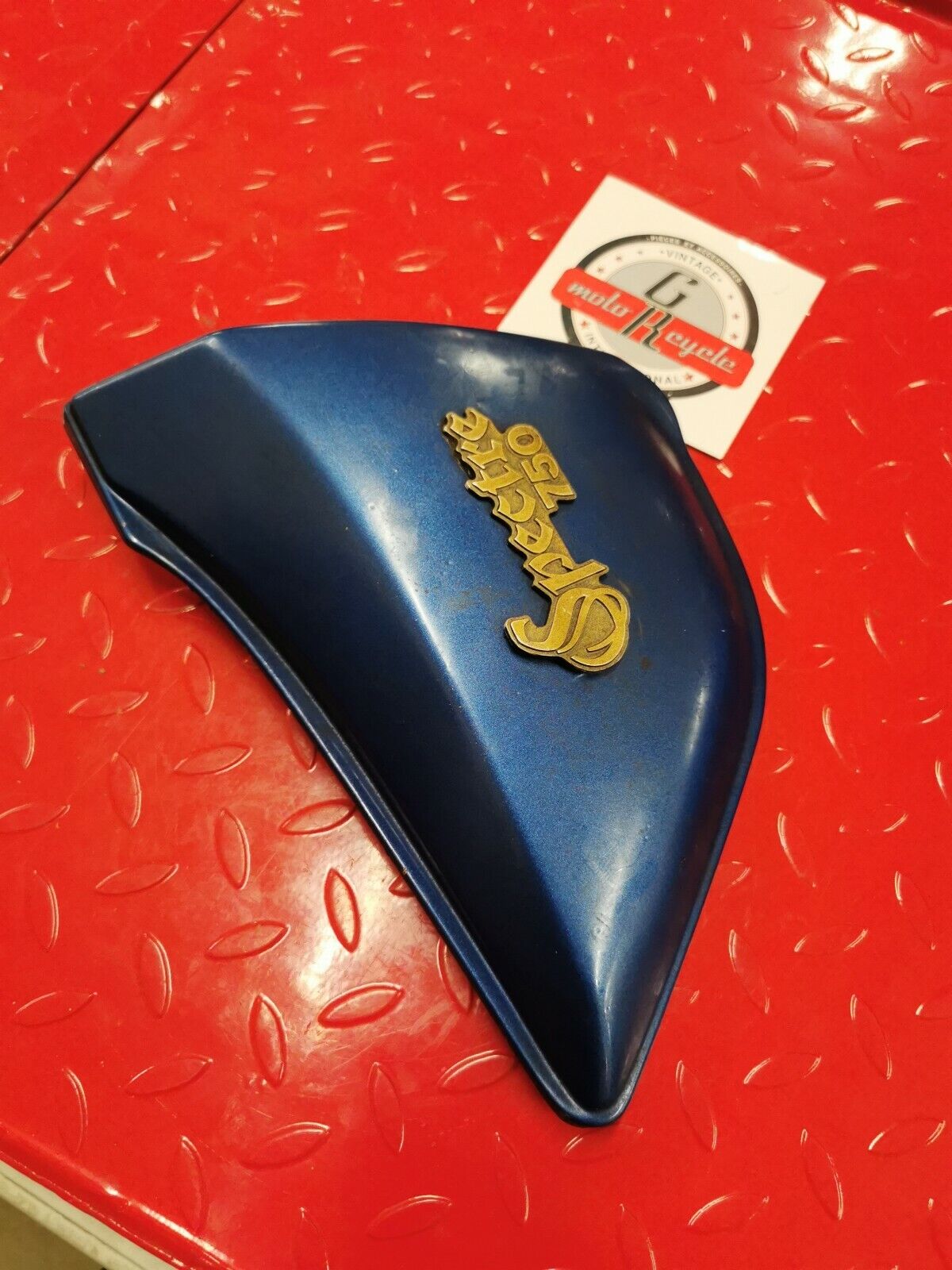 Kawasaki KZ750 1982 spectre 750 right side cover panel fairing