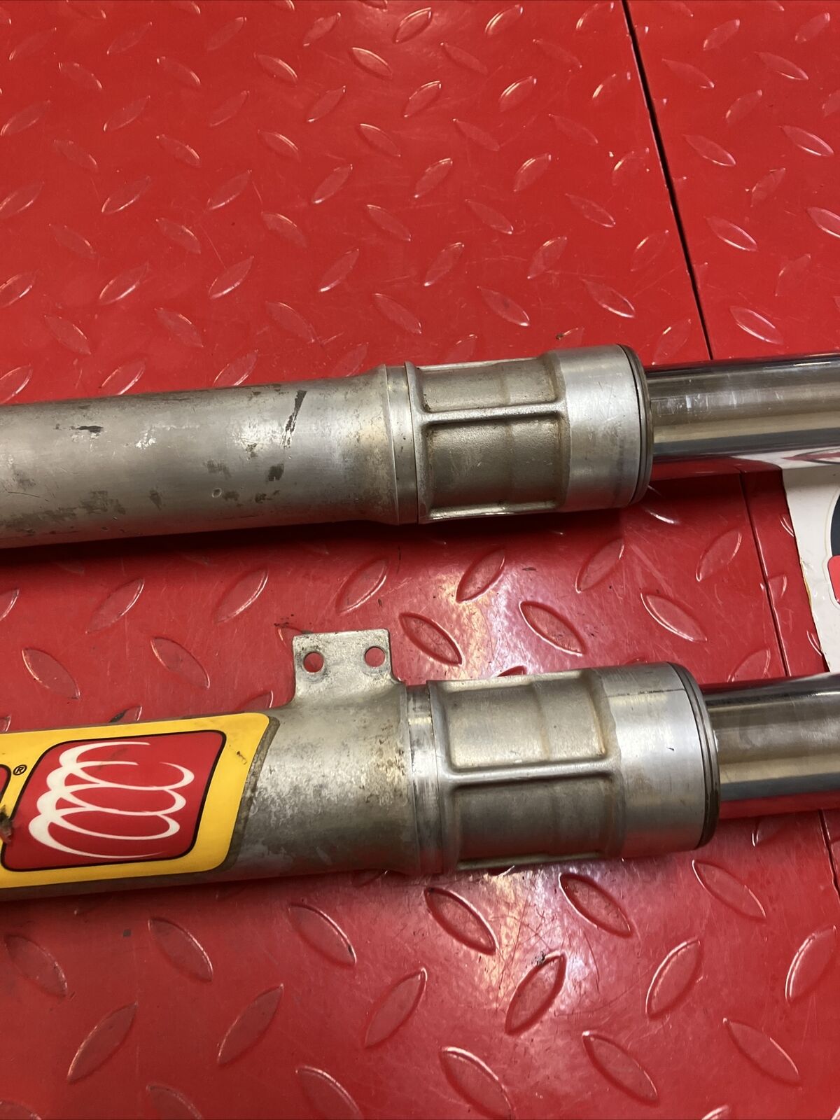 Honda CR250R 1985 front forks suspension damper right left 51400-KA4-831