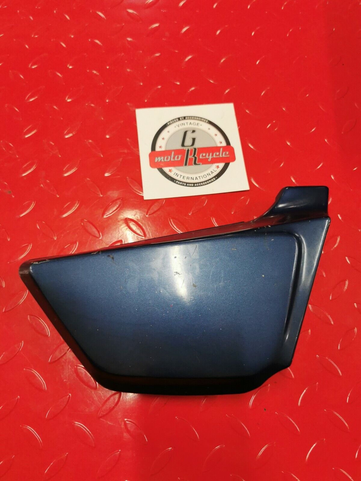 Kawasaki KZ550 LTD 1981 right side cover panel fairing