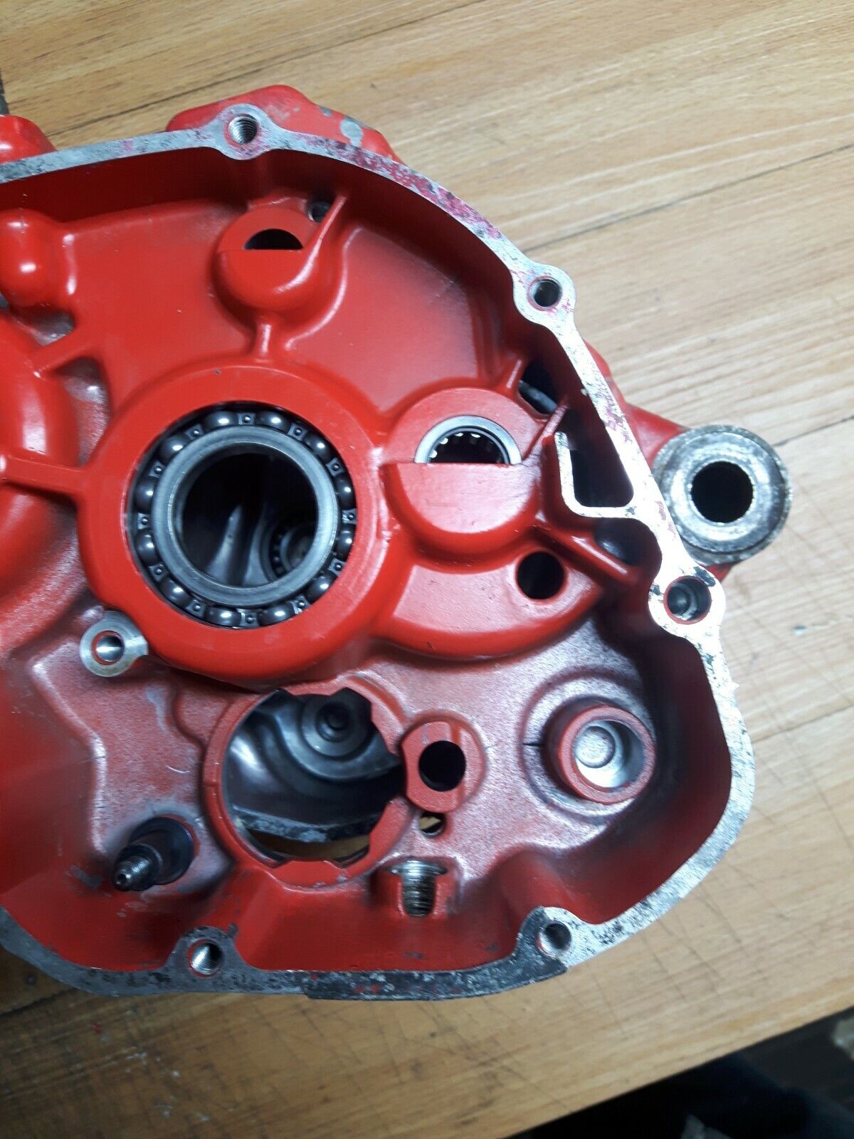 Honda CR125R 1981 crankcase crank case motor left right matching 111A0-KA3-000