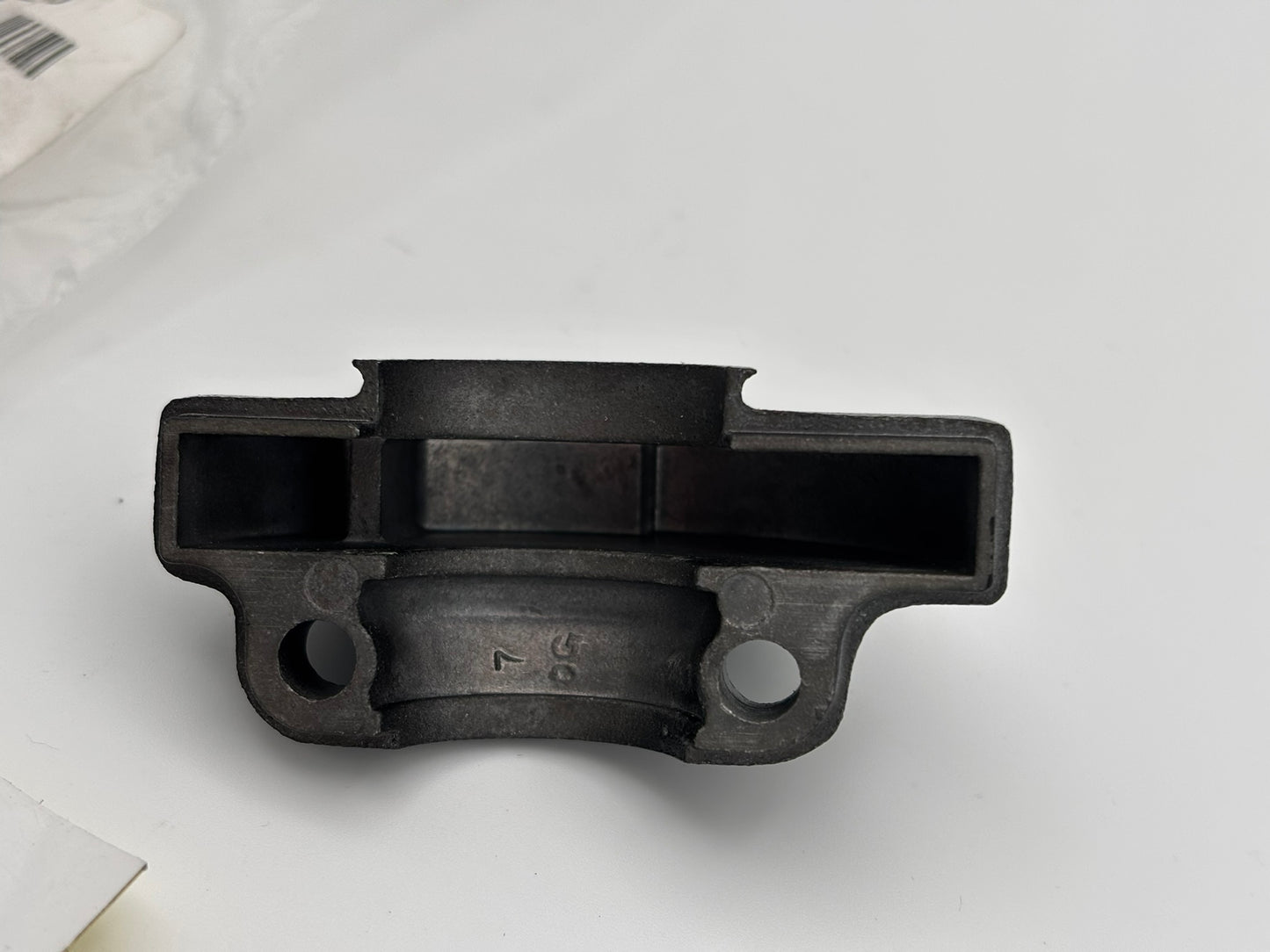 YAMAHA LOWER GRIP CAP 322-26282-00-00 Y209