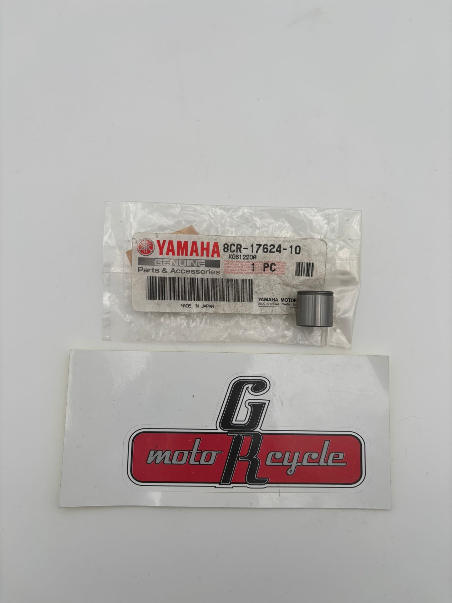 YAMAHA ROLLER COMP 8CR-17624-10-00 Y215