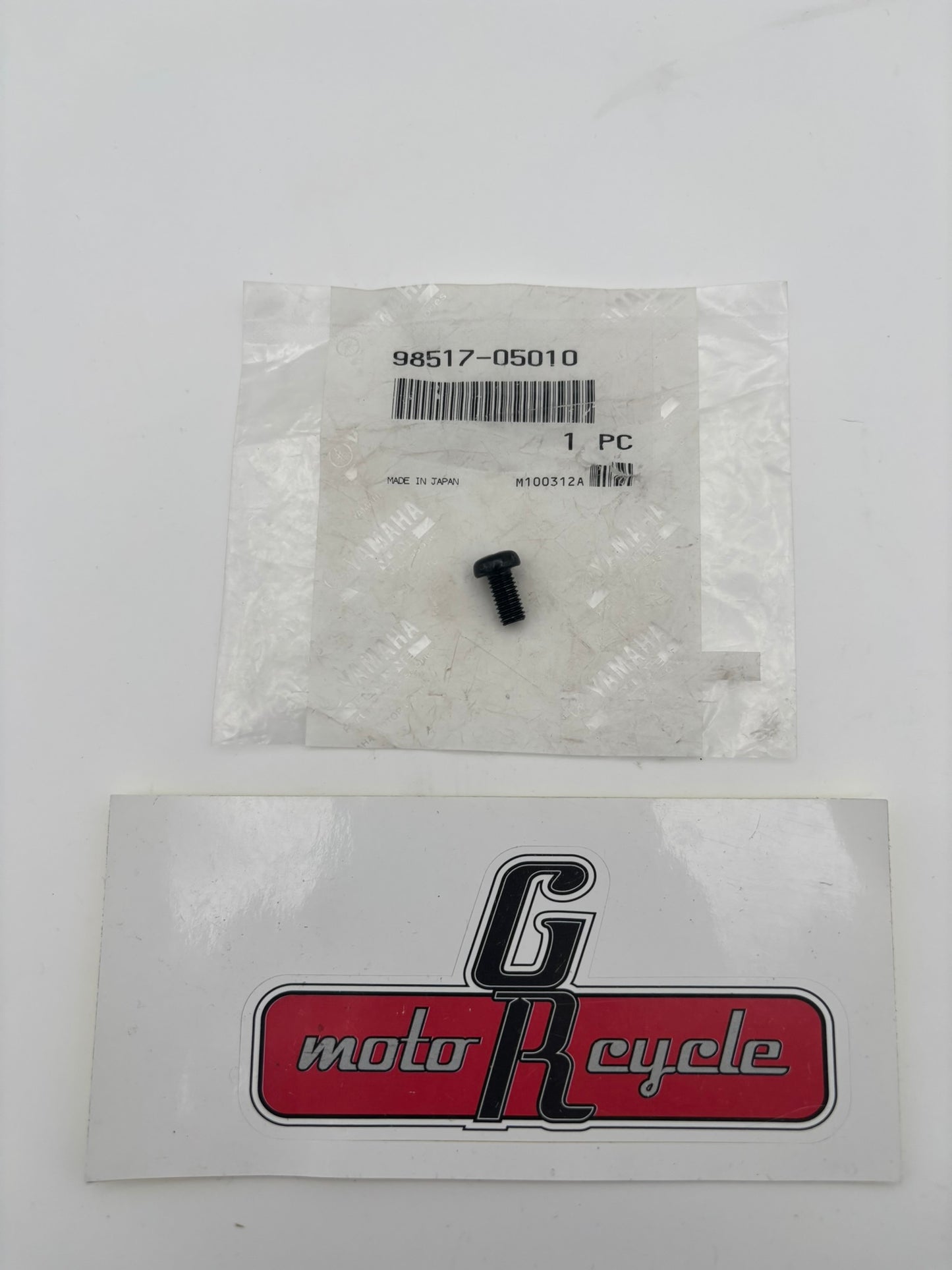 YAMAHA PAN HEAD SCREW 98517-05010-00 Y219