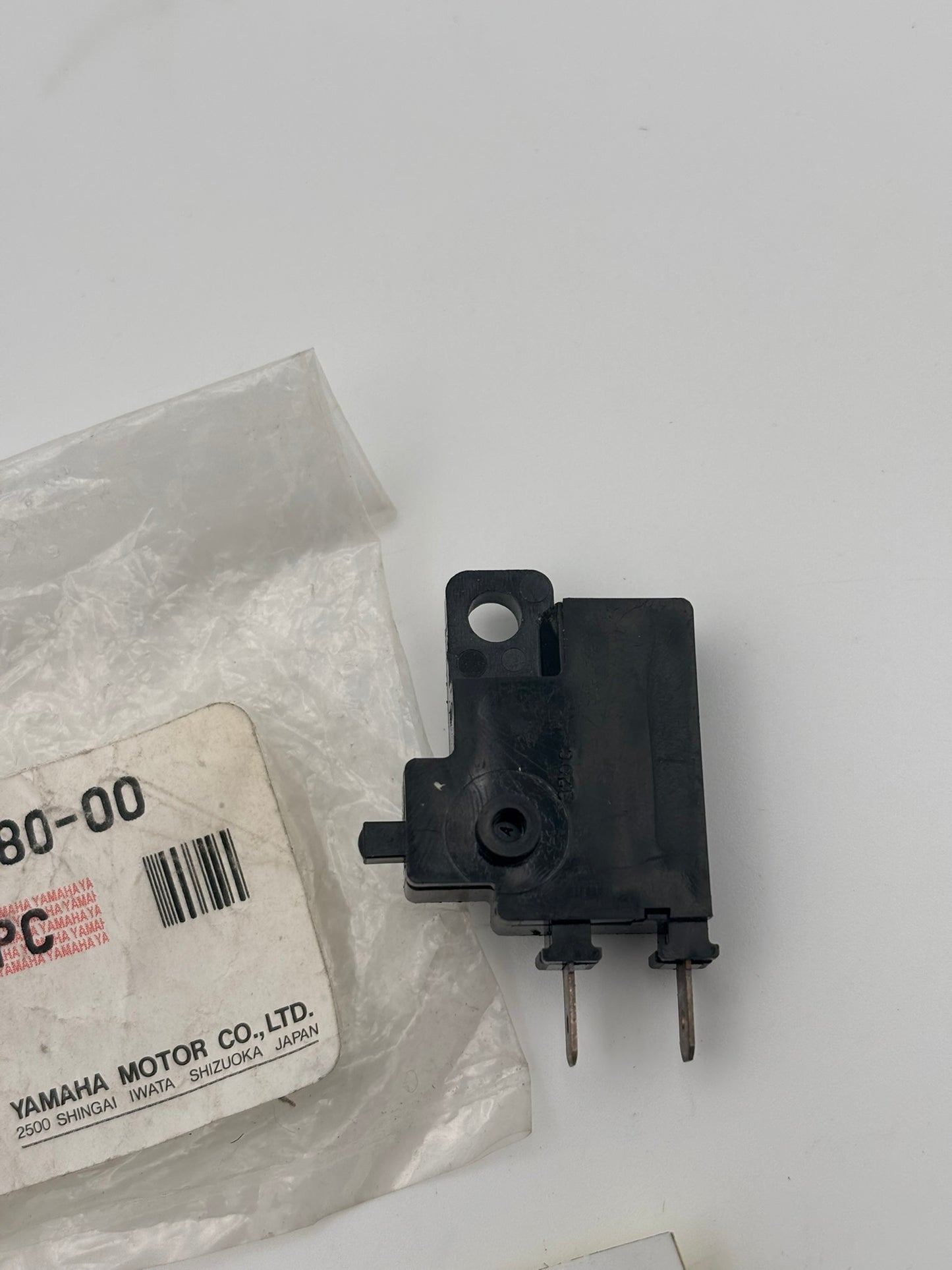 YAMAHA FRONT STOP SWITCH 4HM-83980-00-00 Y223