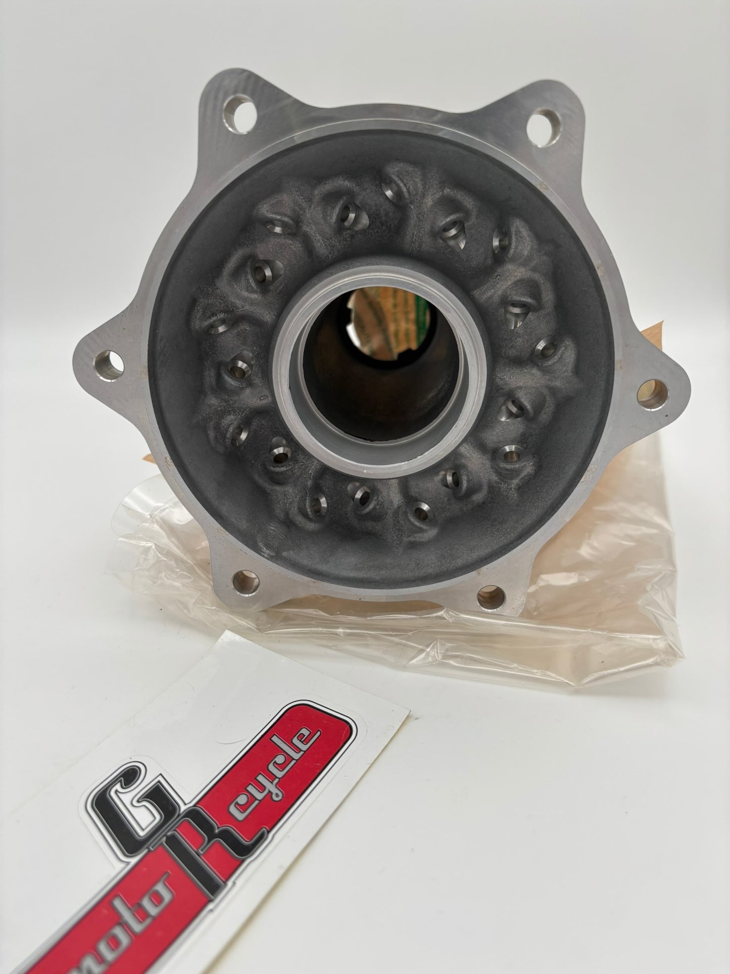 YAMAHA REAR HUB 5ET-25311-00-00 Y226