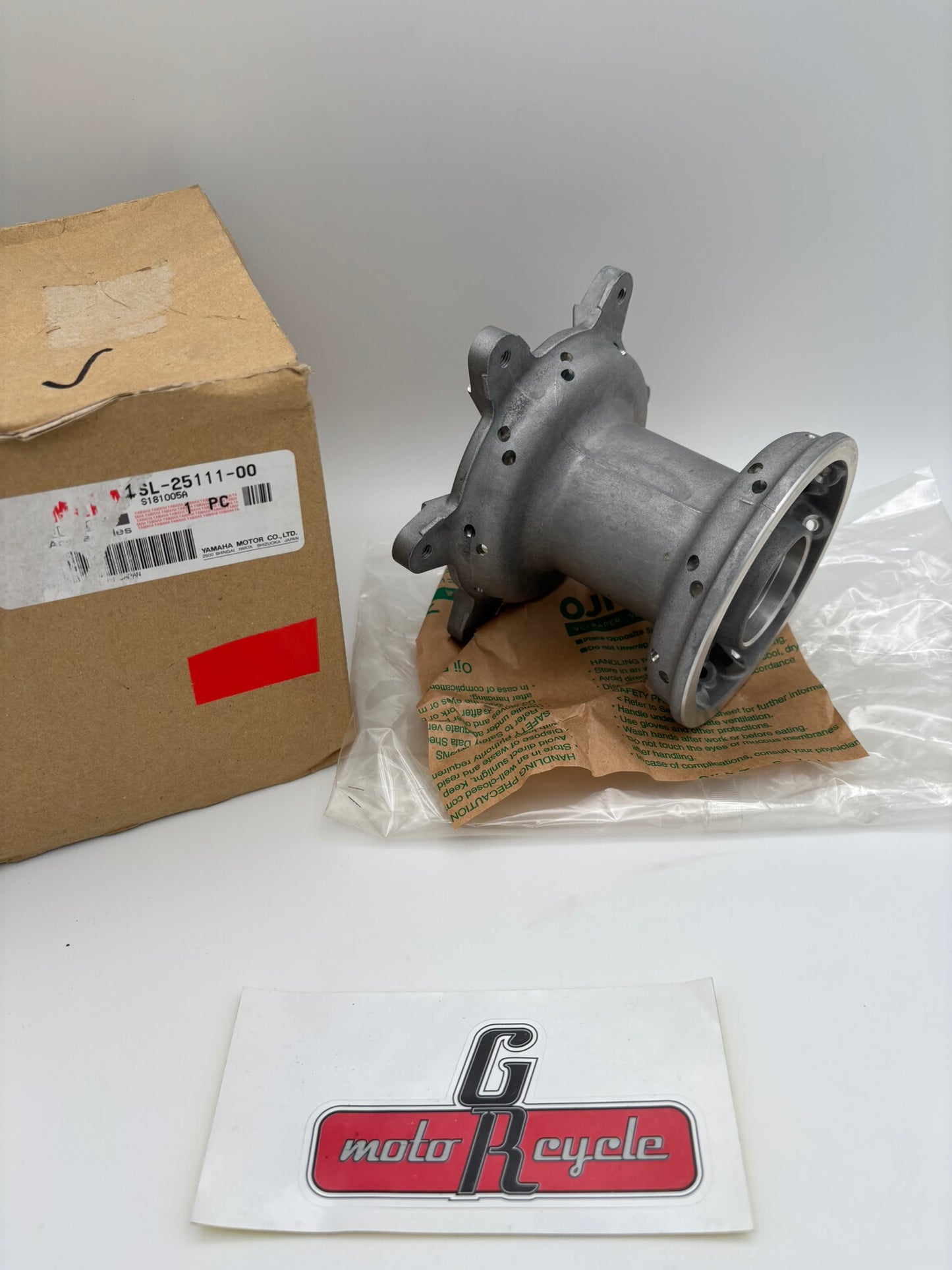 YAMAHA FRONT HUB 1SL-25111-00-00 Y226